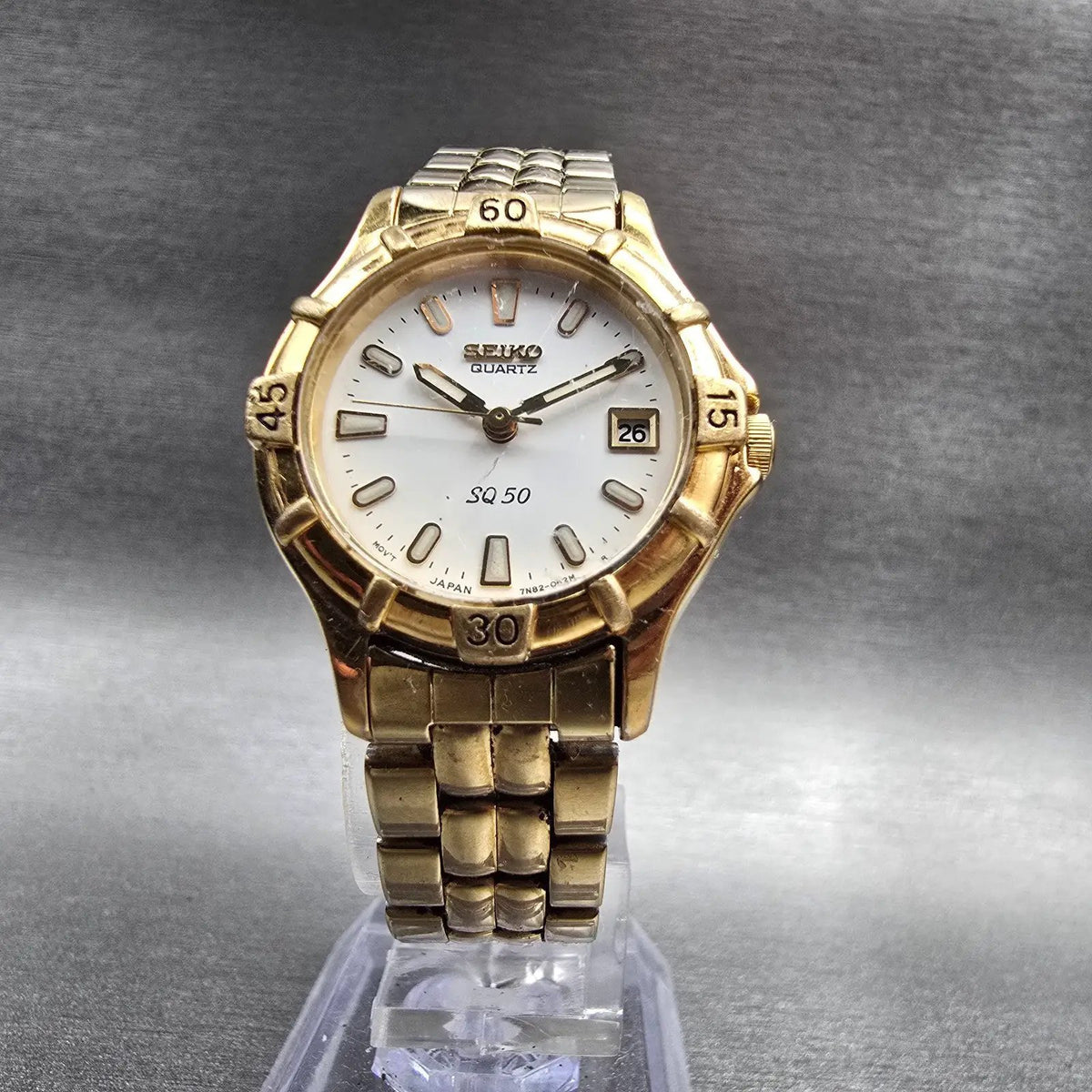 Seiko SQ Watch Women 25mm White Dial Gold Tone Date Round 7N82-0261 New Battery5