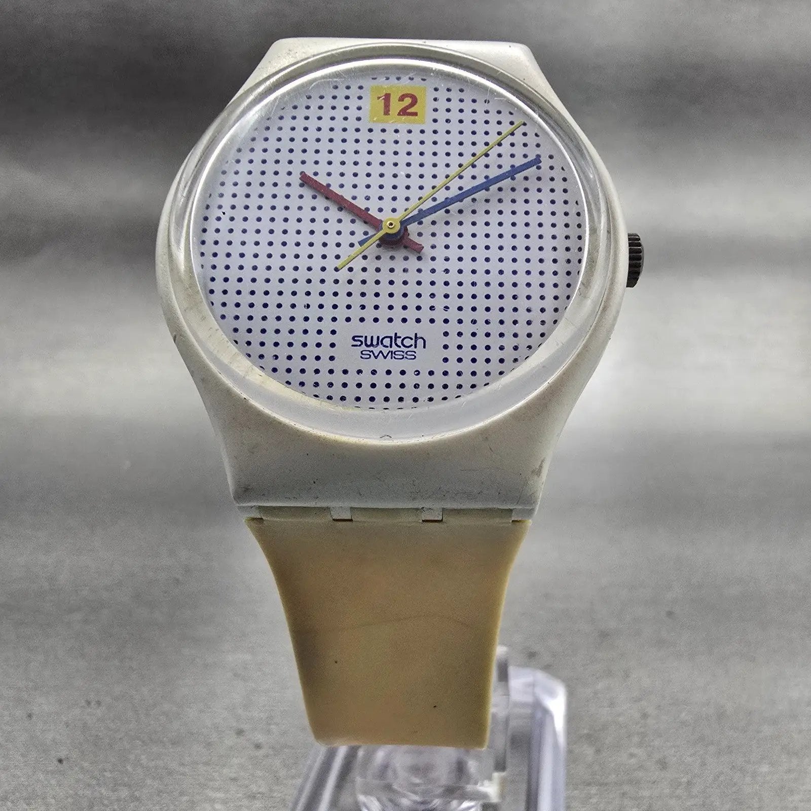 Swatch DOTTED SWISS Watch Men White Dial White Tone Round GW104 New Battery VTG5