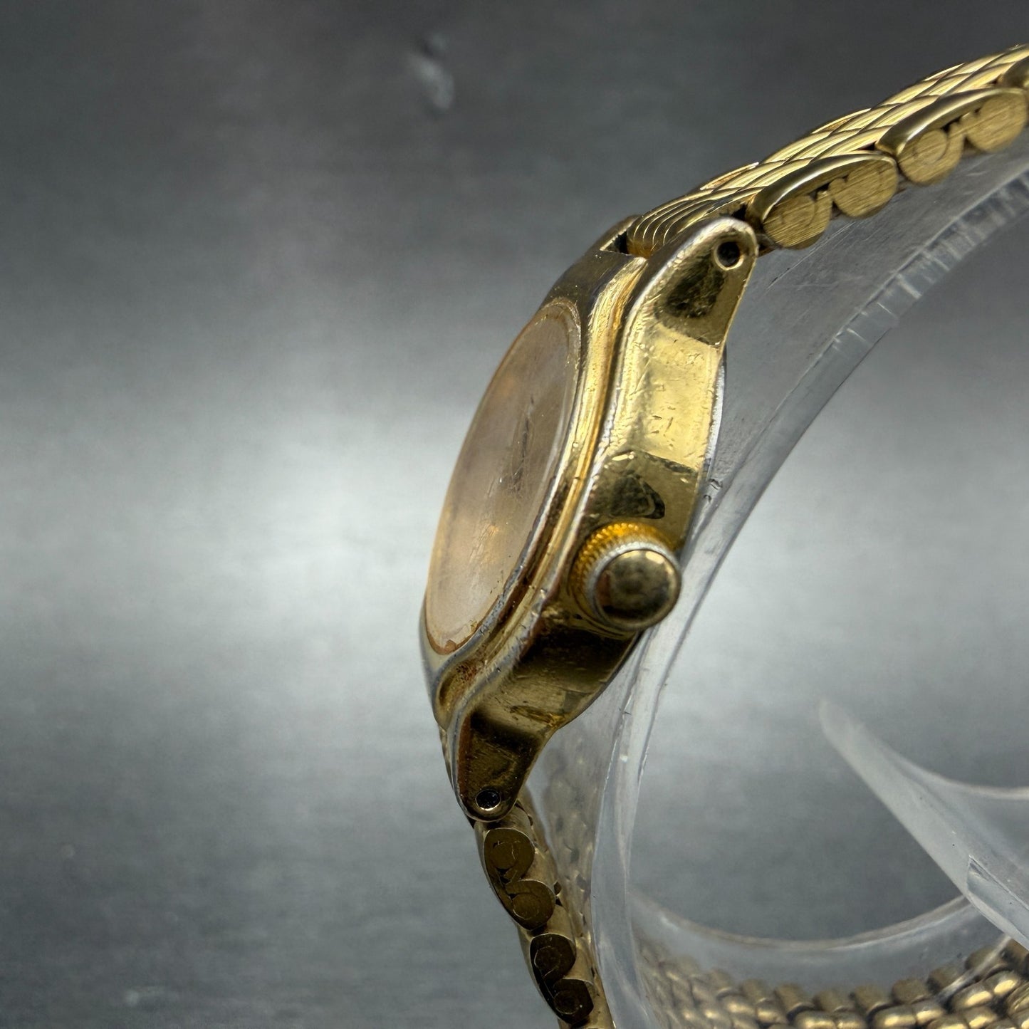 Seiko Watch Women 19mm White Dial Gold Tone Round V401-0289 New Battery JBI72