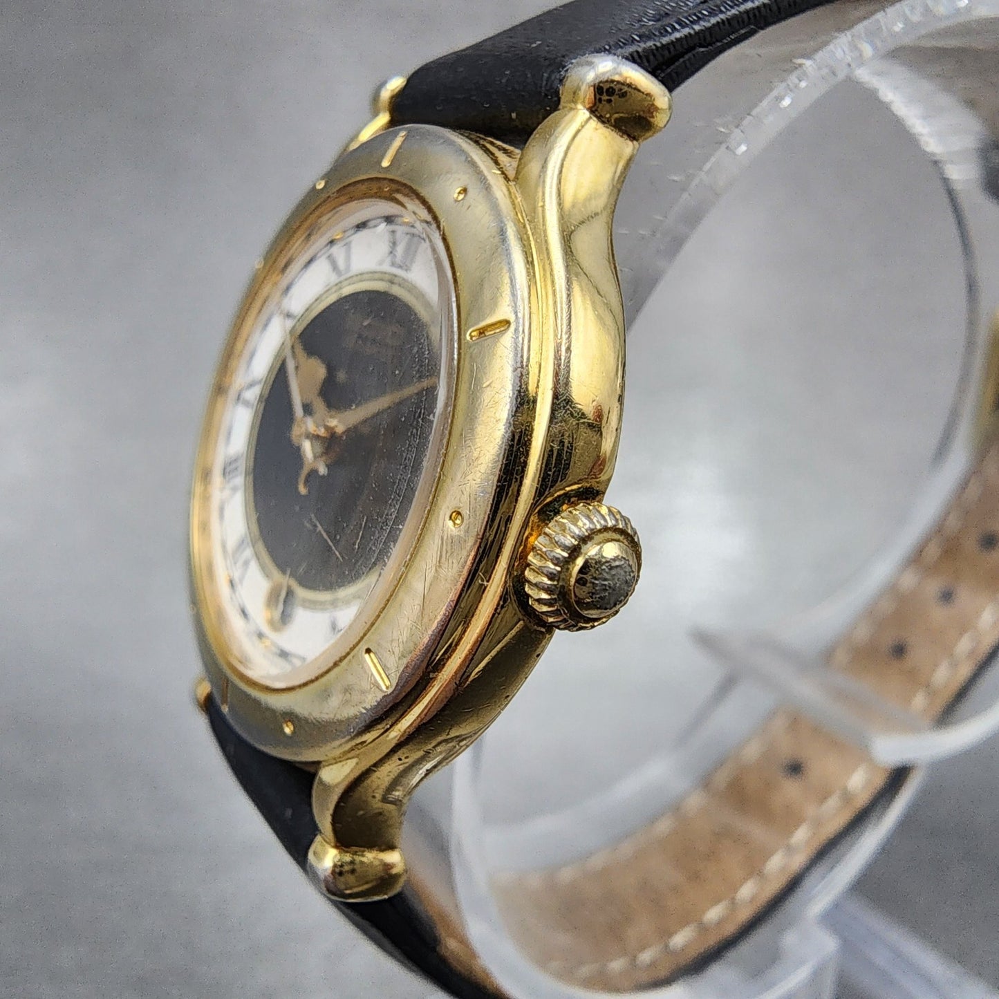 Seiko Age Of Discovery Watch Women 26mm Black Dial Gold Tone Date Round New Batt2
