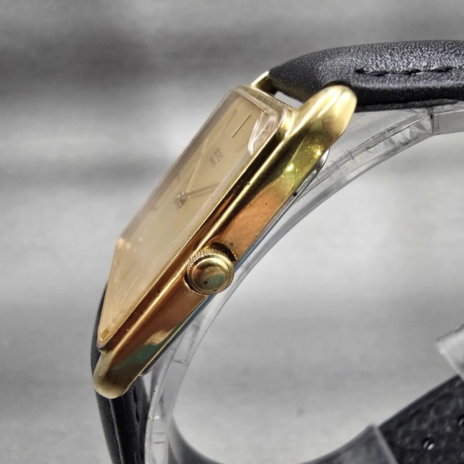 Seiko Watch Men 26mm Gold Dial Gold Tone Rectangle 6530-5209 New Battery Vintage2