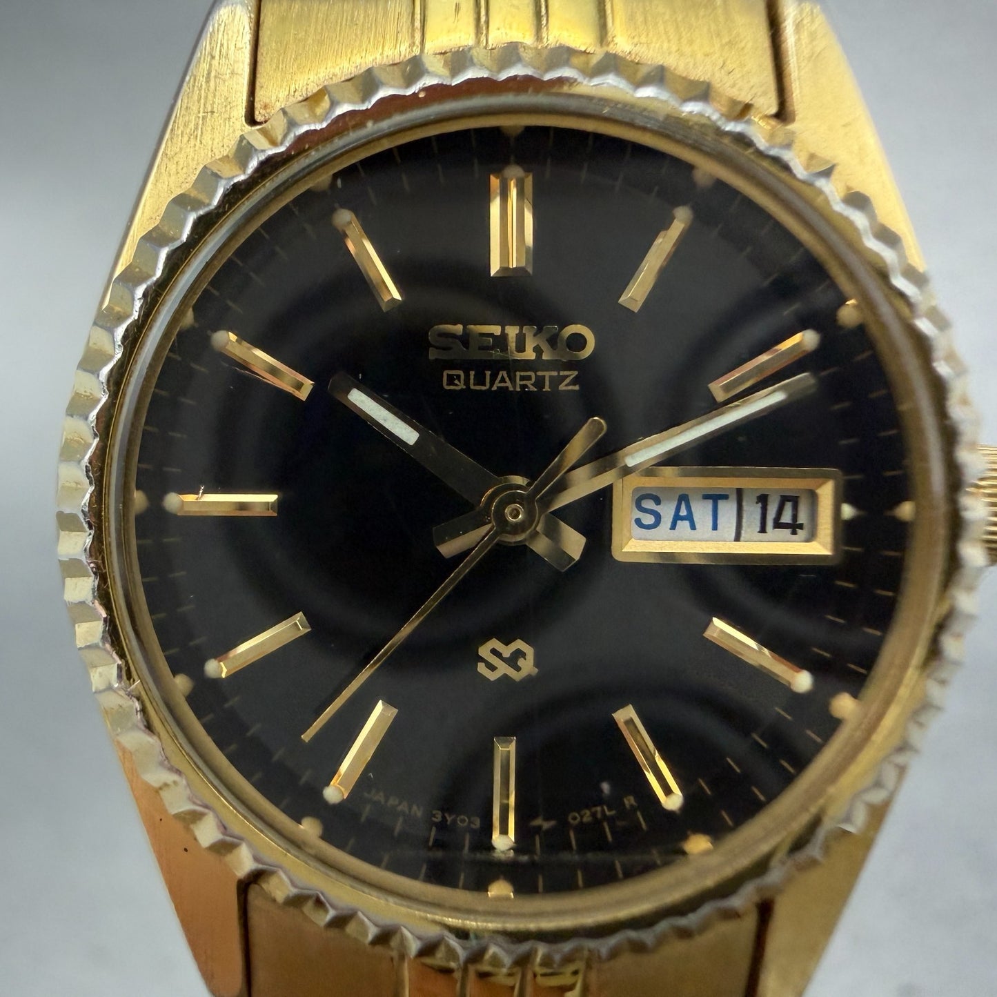 Seiko SQ Watch Women 24mm Black Dial Gold Tone Daydate 24mm Round New Battery I91