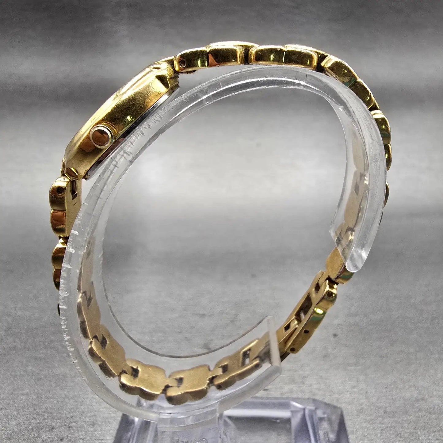 Bulova Watch Women 17mm Champagne Dial Gold Tone Oval 97T09 New Battery6