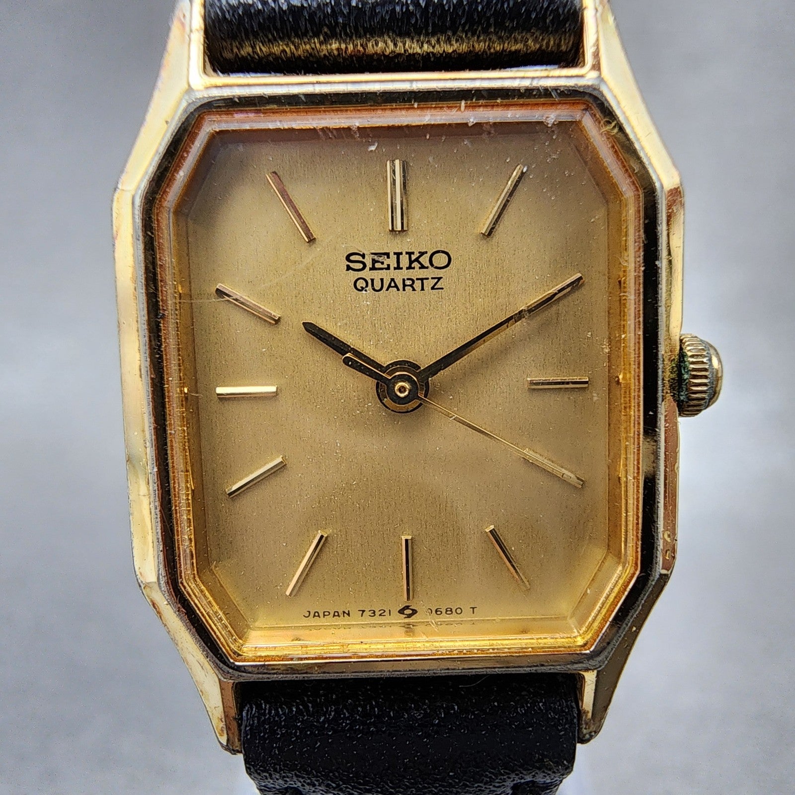 Seiko Tank Watch Women 19mm Champagne Dial Gold Tone 73215240 New Battery1