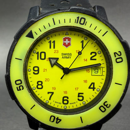 Victorinox Swiss Army Andre Aggassi Watch men 40mm Yellow Dial Black New Bat Box2