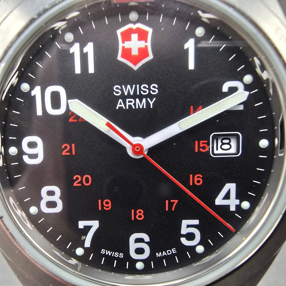 Swiss Army Garrison Watch Men 40mm Black Dial Steel Date Round New Battery1