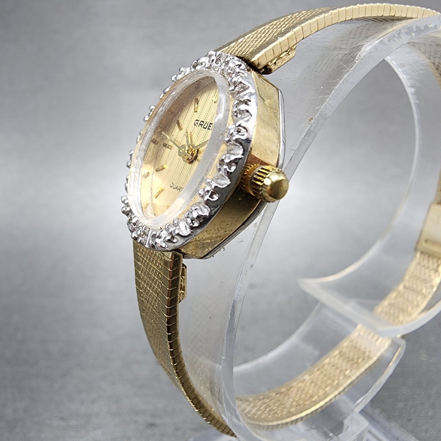 Gruen Watch Women 16mm Gold Dial Gold Tone Oval Diamond Bezel New Battery2