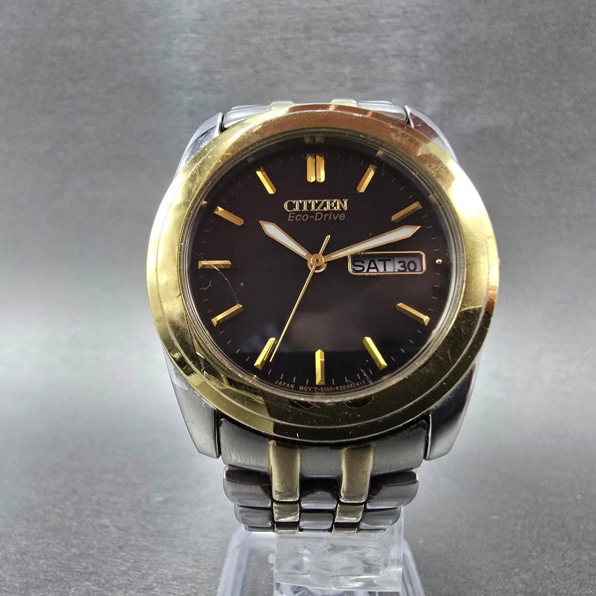 Citizen Eco-Drive Watch Men 35mm Black Dial Two Tone Daydate E100-K003091 Runs Q5