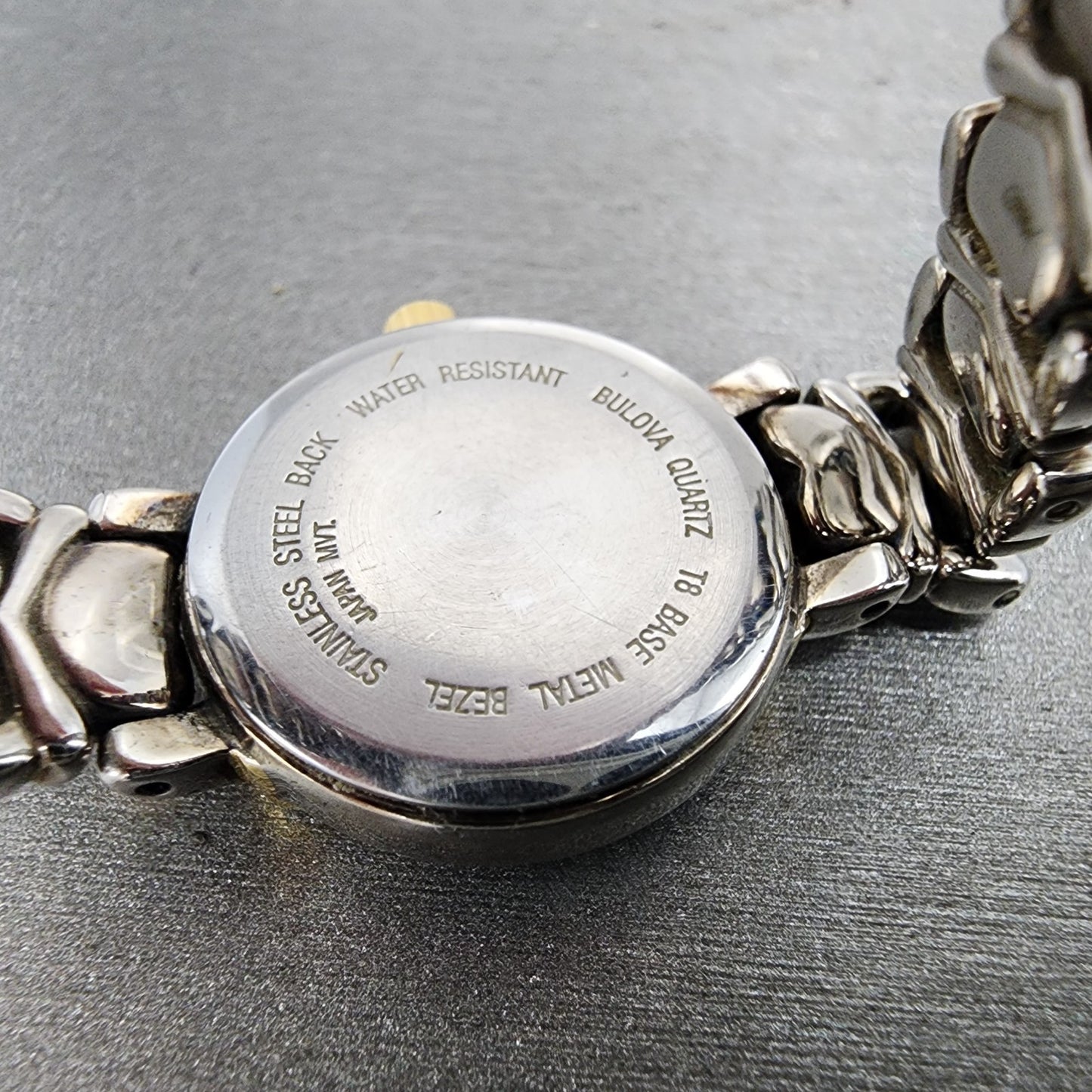 Bulova Watch Women 21mm White Dial Two Tone Oval Heart Links 98P11 New Battery8
