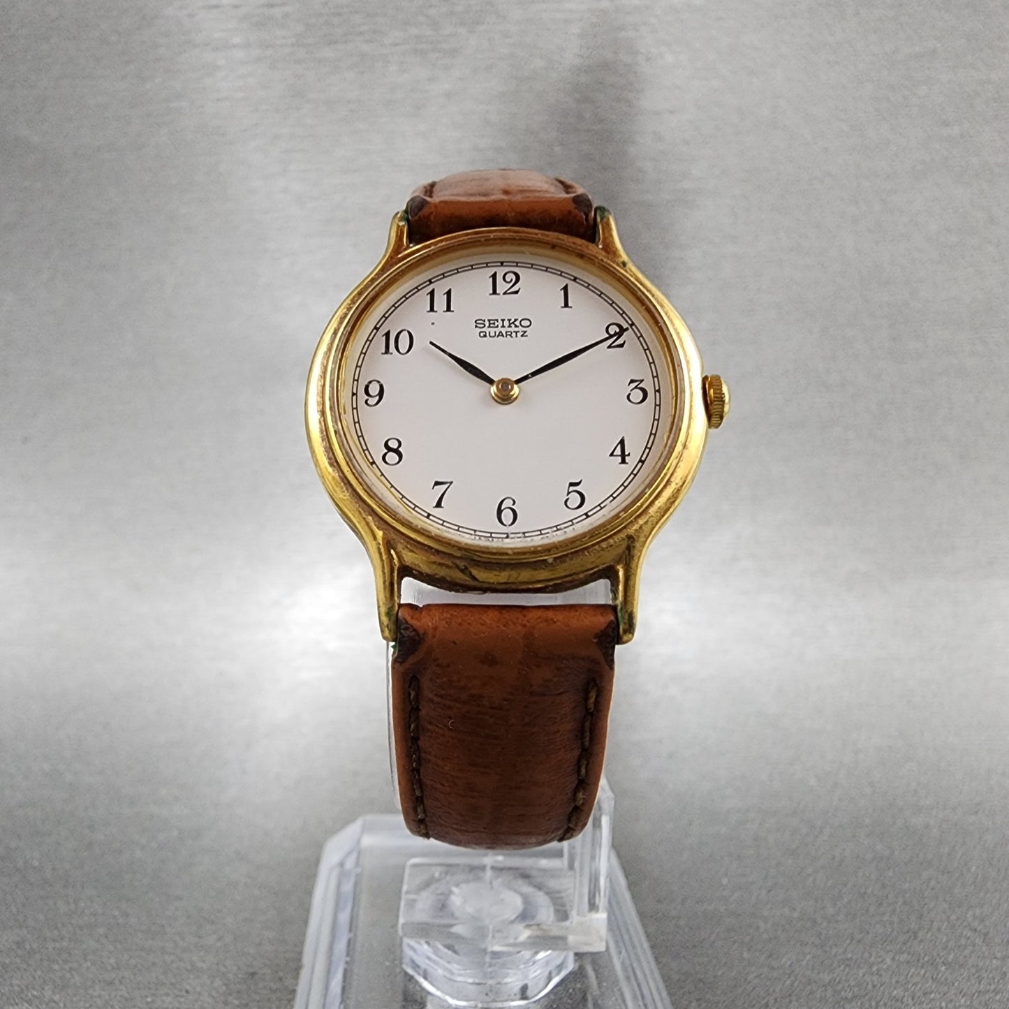 Seiko Watch Women 26mm White Dial Gold Tone Round V7006091 New Battery5