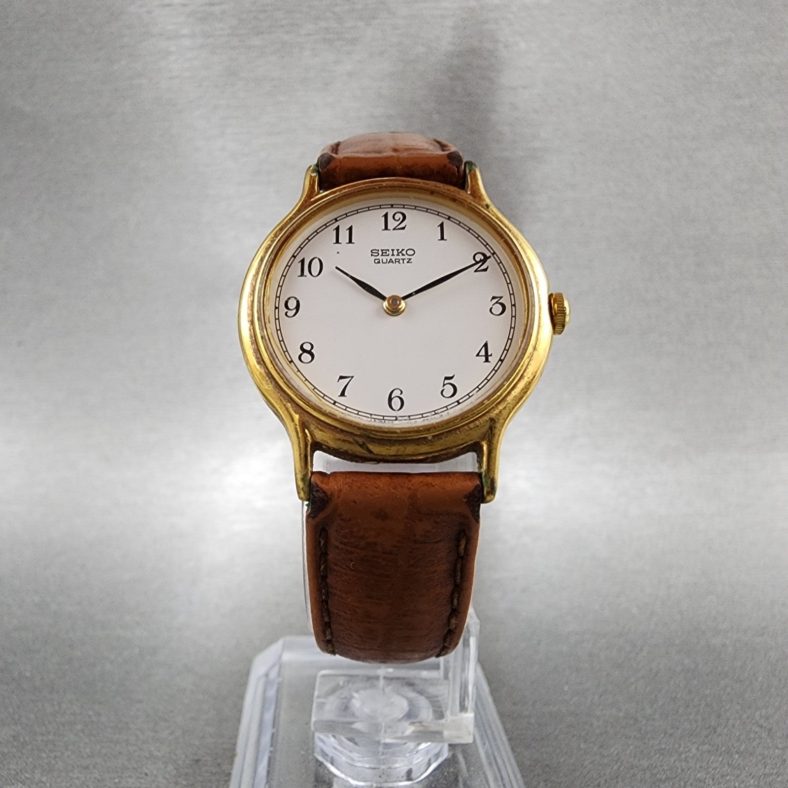 Seiko Watch Women 26mm White Dial Gold Tone Round V7006091 New Battery5