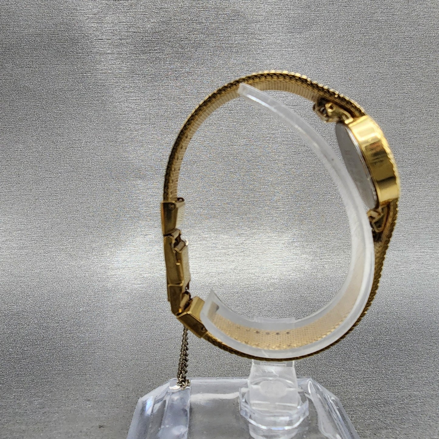 Seiko Watch Women 20mm Champagne Dial Gold Tone Round 2y000330 New Battery8