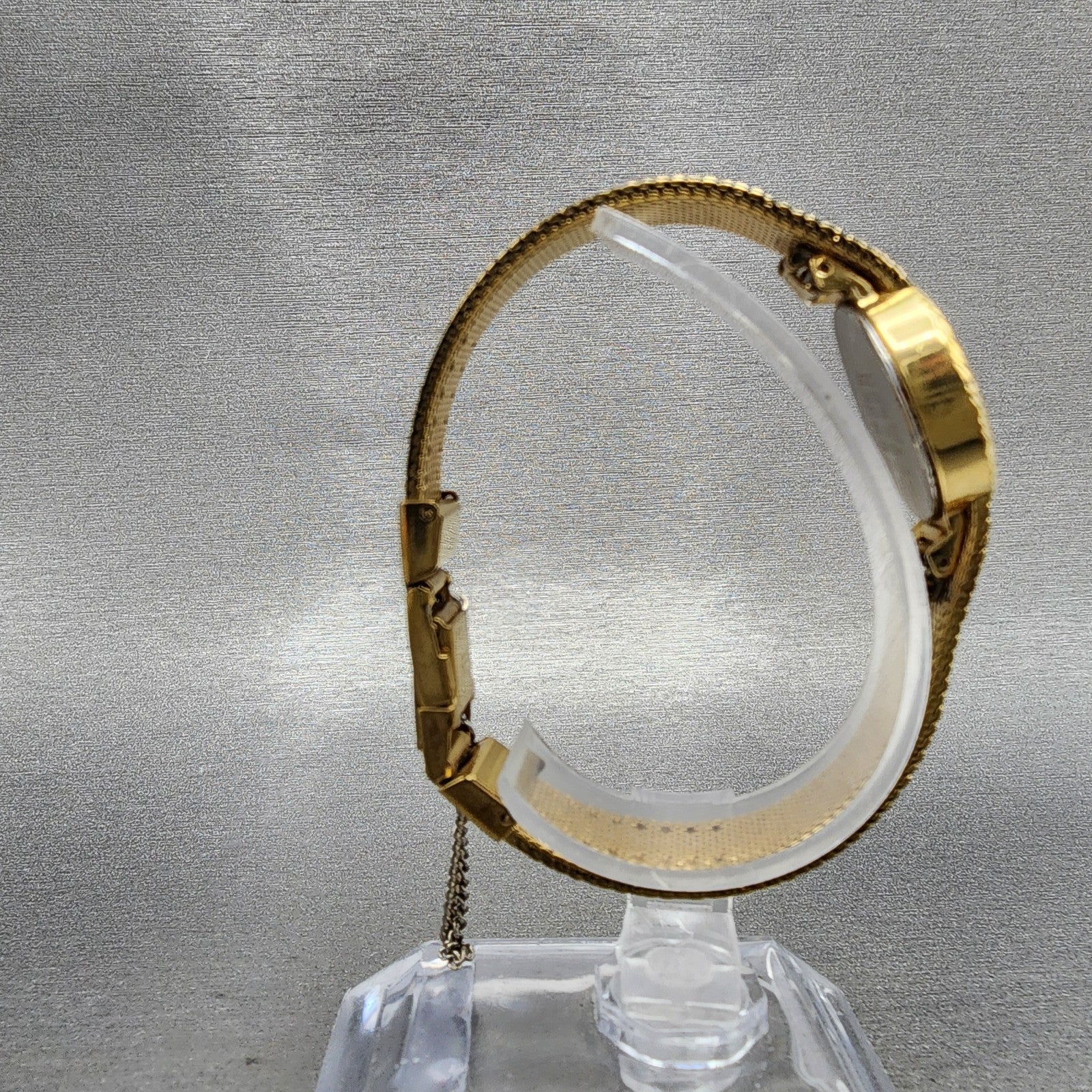 Seiko Watch Women 20mm Champagne Dial Gold Tone Round 2y000330 New Battery8