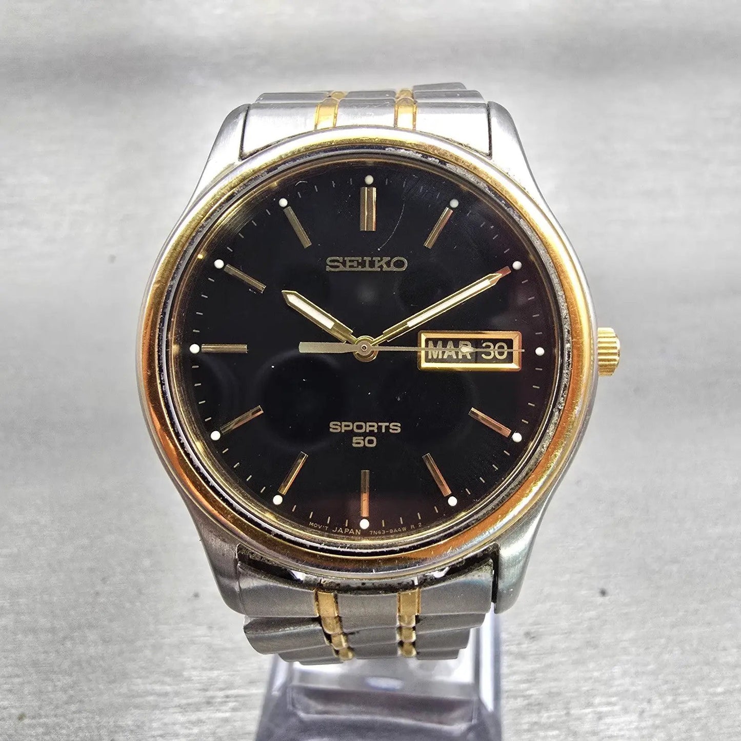 Seiko Sports 50 Watch Men 37mm Black Dial Two Tone Daydate 7N43-9A00 New Battery0