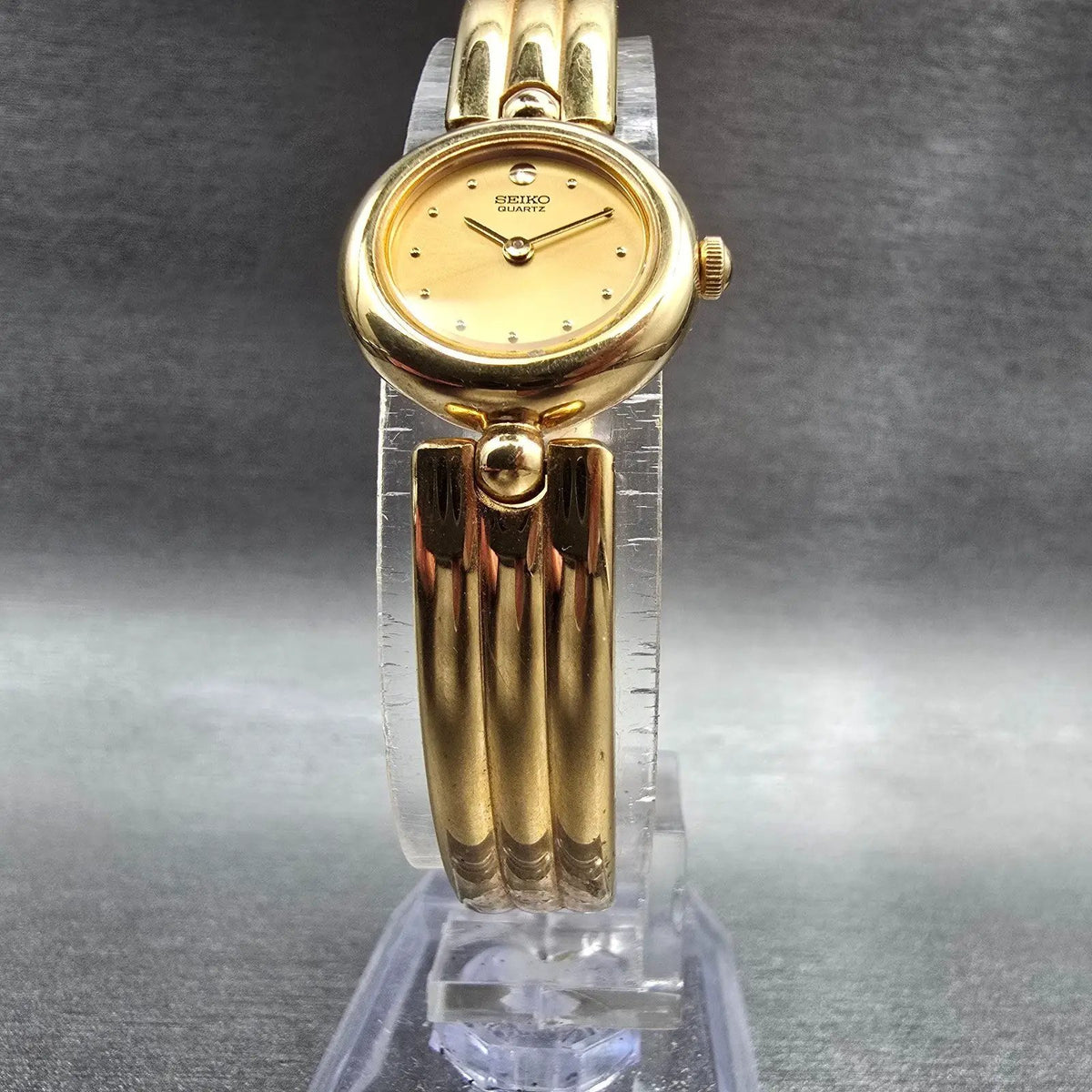 Seiko Watch Women 18mm Gold Dial Gold Tone Round 1F20-0E89 New Battery Bangle5