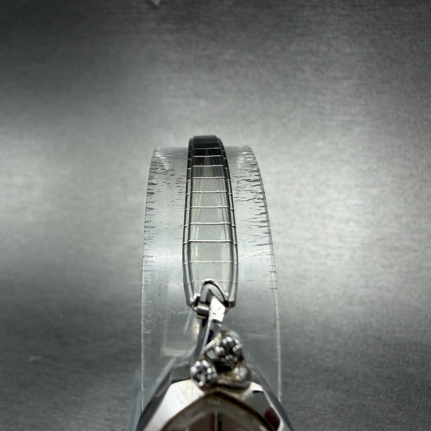 Seiko Watch Women 17mm Silver Dial Silver Tone Manual Oval Vinatge 21-7440 Runs4