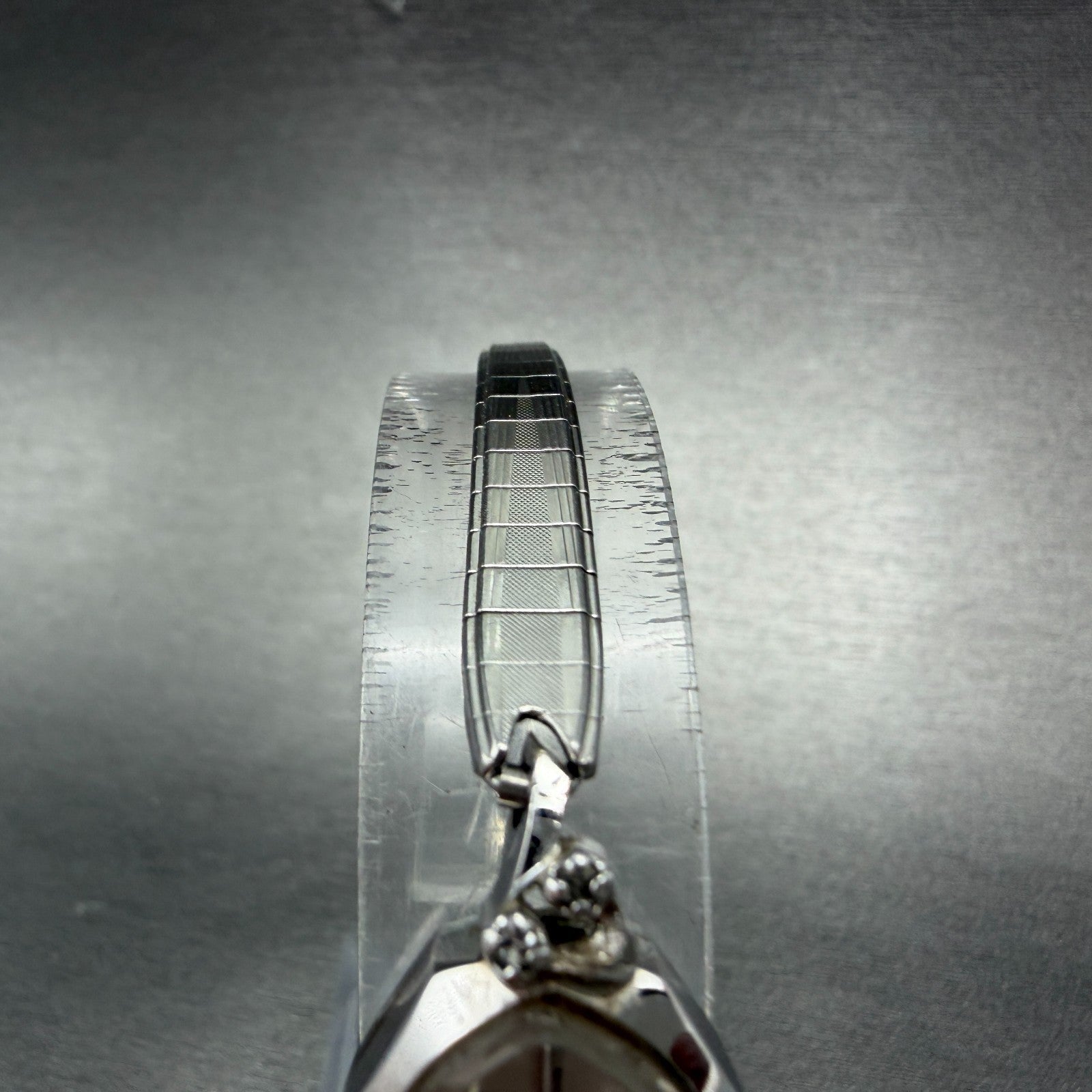 Seiko Watch Women 17mm Silver Dial Silver Tone Manual Oval Vinatge 21-7440 Runs4