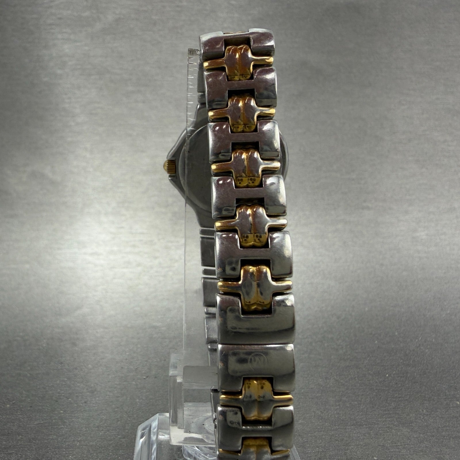 Movado Museum Watch Women 25mm Black Dial Two Tone Round 81.A1.827.2 New Battery7