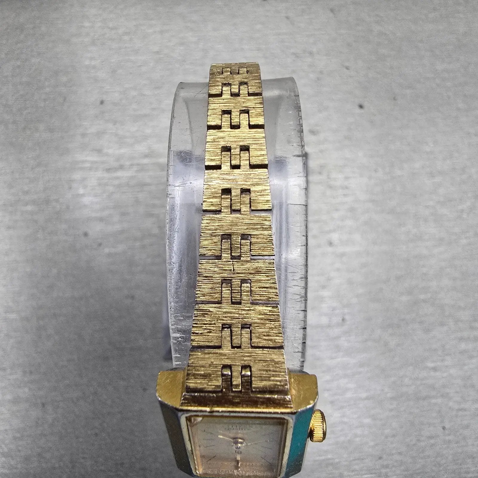 Citizen CQ Watch Women 17mm Champagne Dial Gold Tone 3220-893409 New Battery VTG4