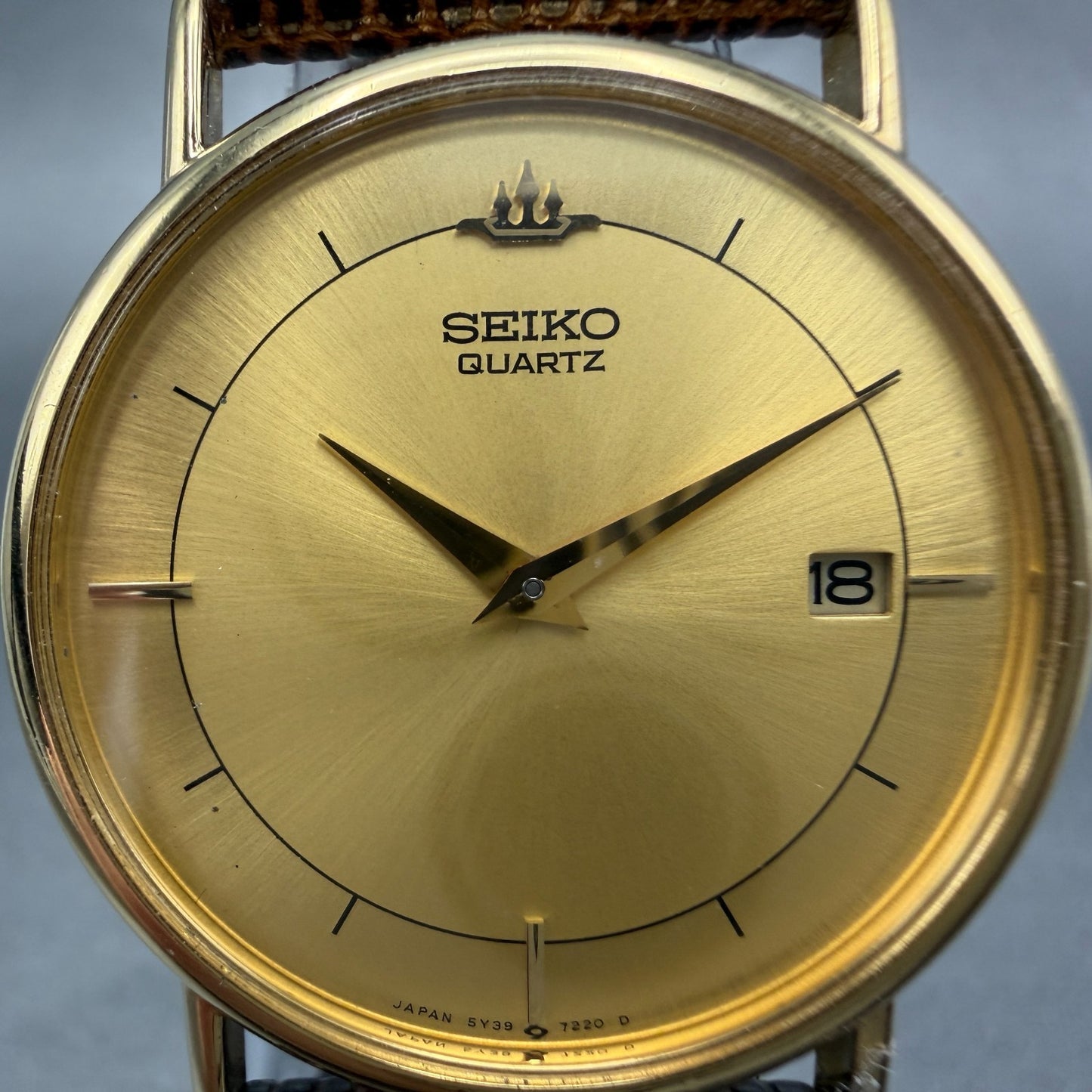 Seiko Watch Men 32mm Champagne Dial Gold Tone Date Round 5Y39-7010 New Battery1