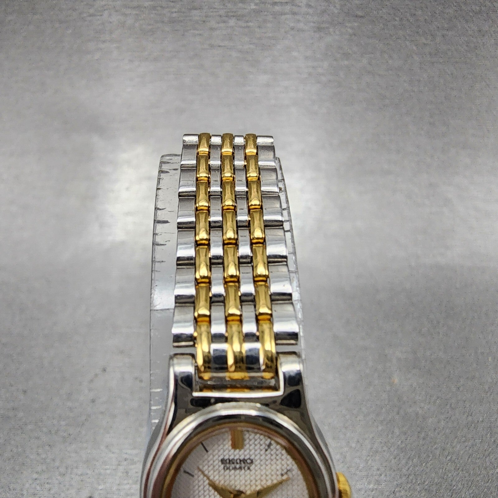 Seiko Watch Women 18mm White Dial Two Tone Oval V4015228 New Battery4