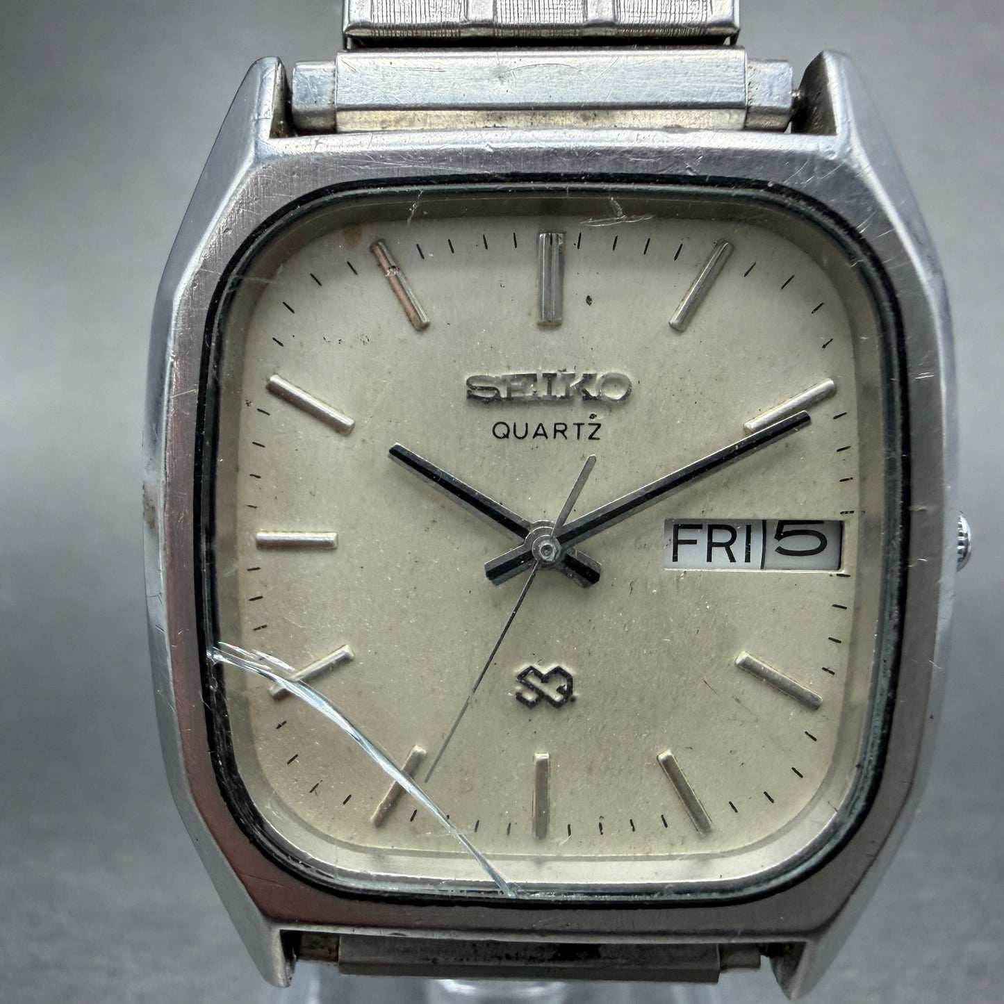 Seiko SQ Watch Men 32mm Silver Dial Silver Tone Daydate 8123-5129 New Battery1