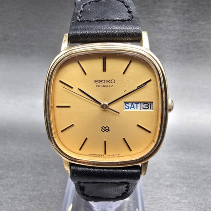 Seiko SQ Watch Men 31mm Gold Dial Gold Tone Daydate Rectangle 8223-5120 New Batt0
