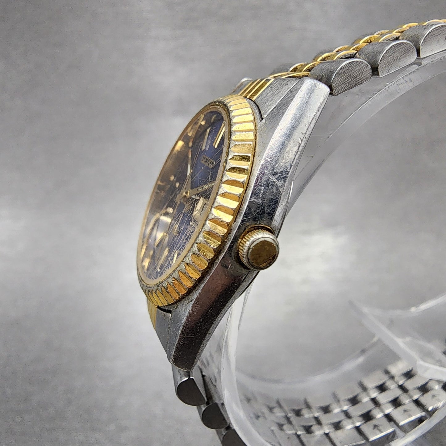 Seiko SQ Watch Women 24mm Blue Dial Two Tone Daydate Round New Battery KJ782