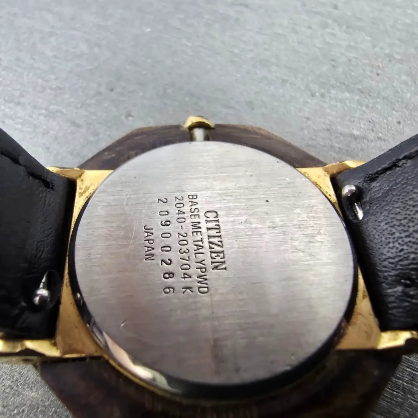 Citizen Watch Men 35mm Champagne Dial Brown Tone Octagon 2040-203704 New Battery9