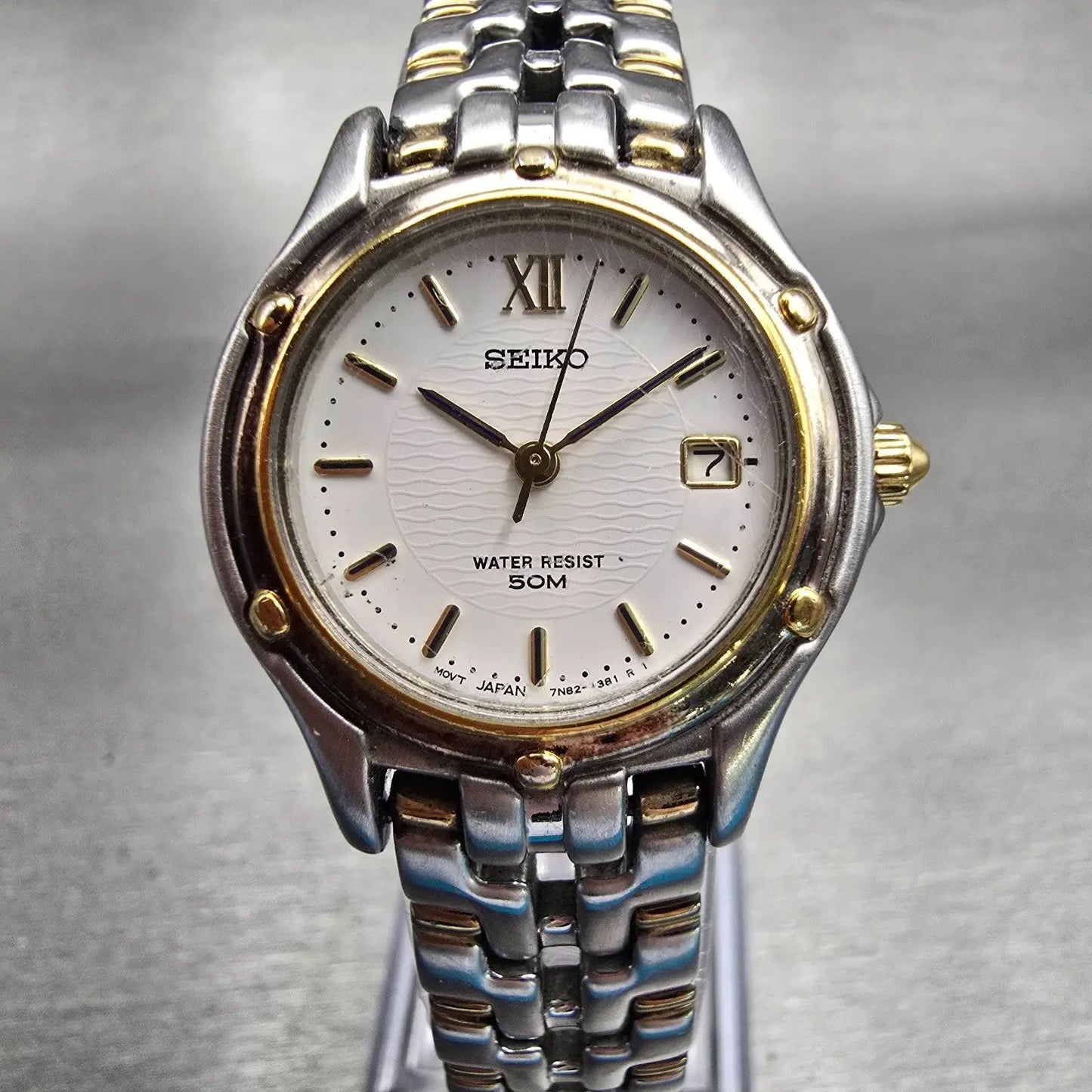 Seiko Watch Women 26mm White Dial Two Tone Date Round 7N82-0599 New Battery0