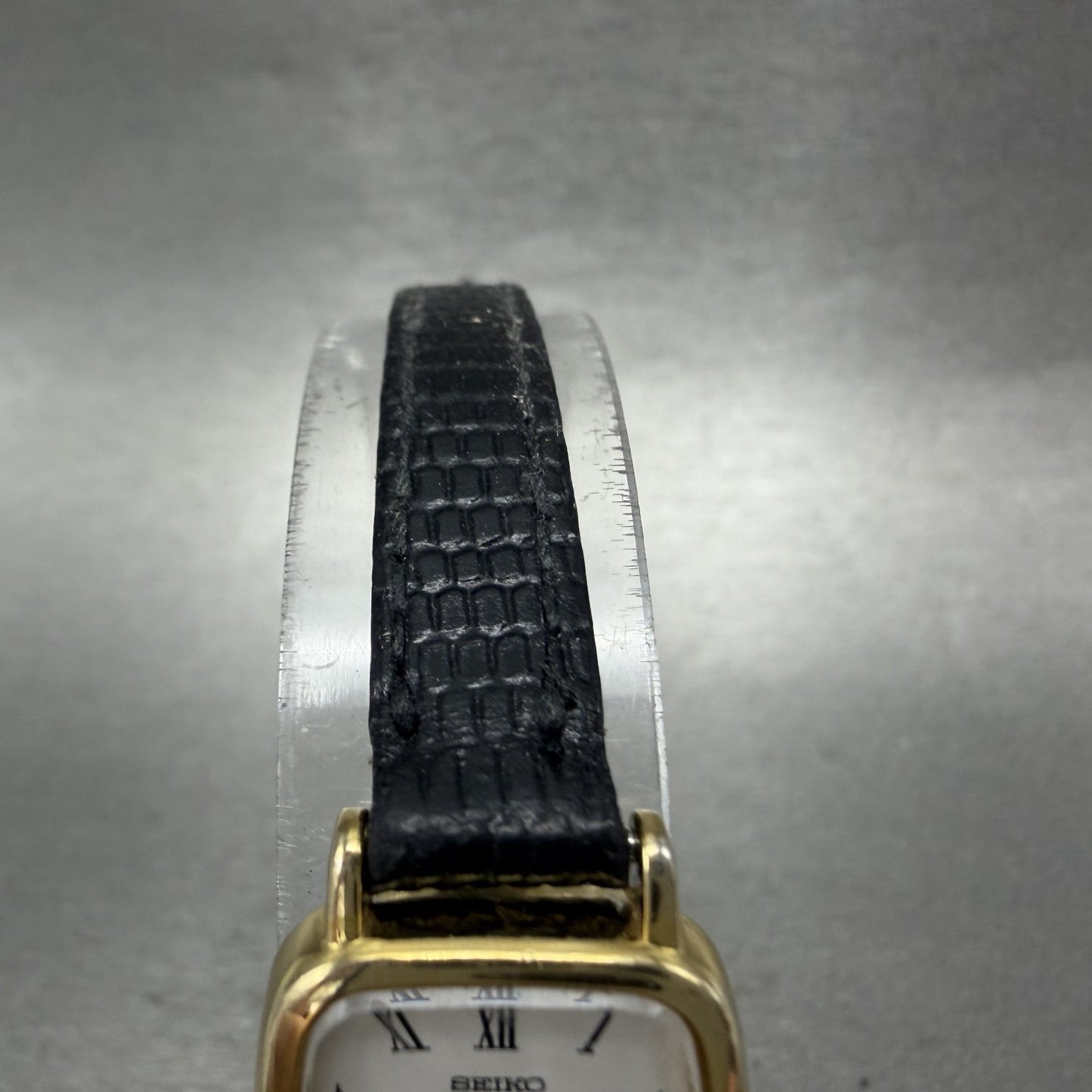 Seiko Watch Women 17mm White Dial Gold Tone Rectangle 2Y005A00 New Battery4