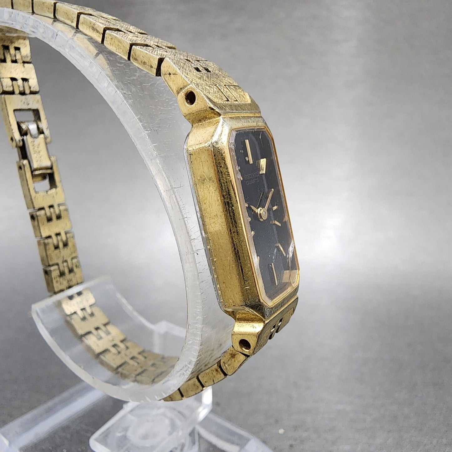 Seiko Tank Watch Women 13mm Black Dial Gold Tone Rectangle 13205649 New Battery3