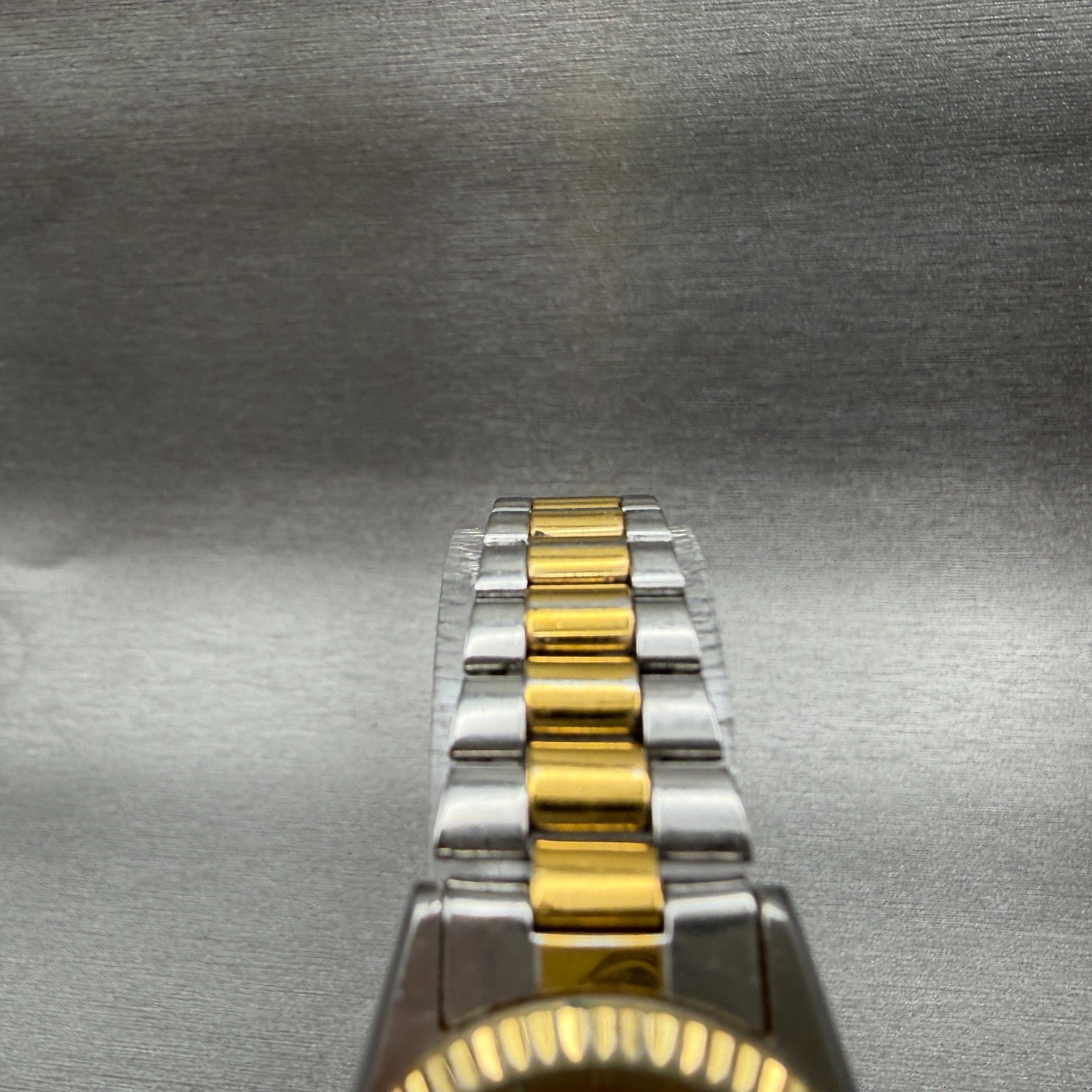 Seiko SQ Watch Women 24mm Gold Dial Two Tone Daydate Round 3E230A60 New Batt NX4