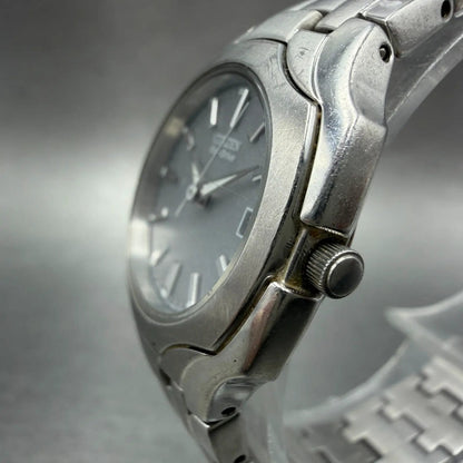 Citizen Eco-Drive Watch Women 25mm Gray Dial Silver Tone Date E011-S049601 Runs2