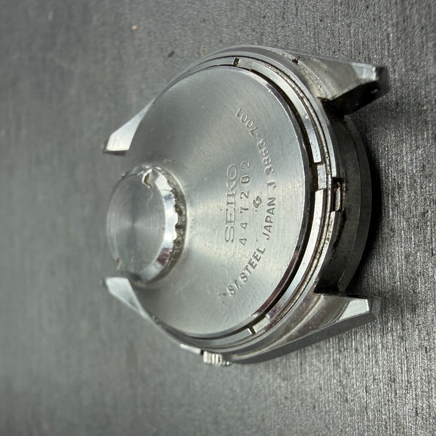 Seiko QR Watch Men 37mm Silver Dial Silver Tone Daydate Round 3863-7001 PARTS FG8