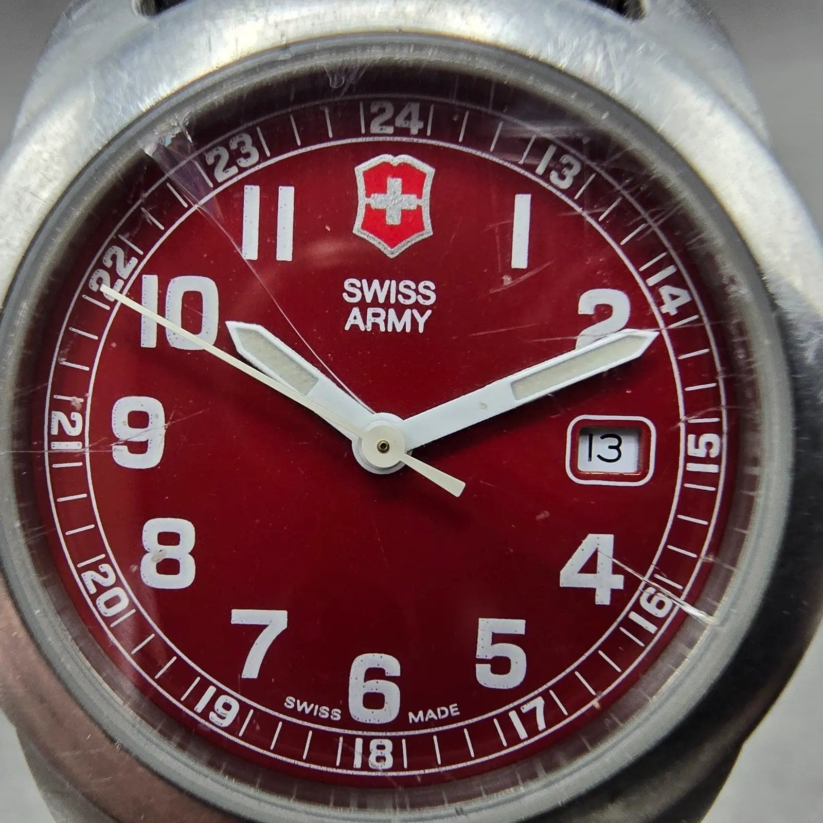 Victorinox Swiss Army Watch Women 30mm Red Dial Silver Tone Date New Battery UJD1