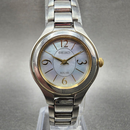Seiko Solar Watch Women 25mm MOP Dial Two Tone Round V110-0AJ0 Runs