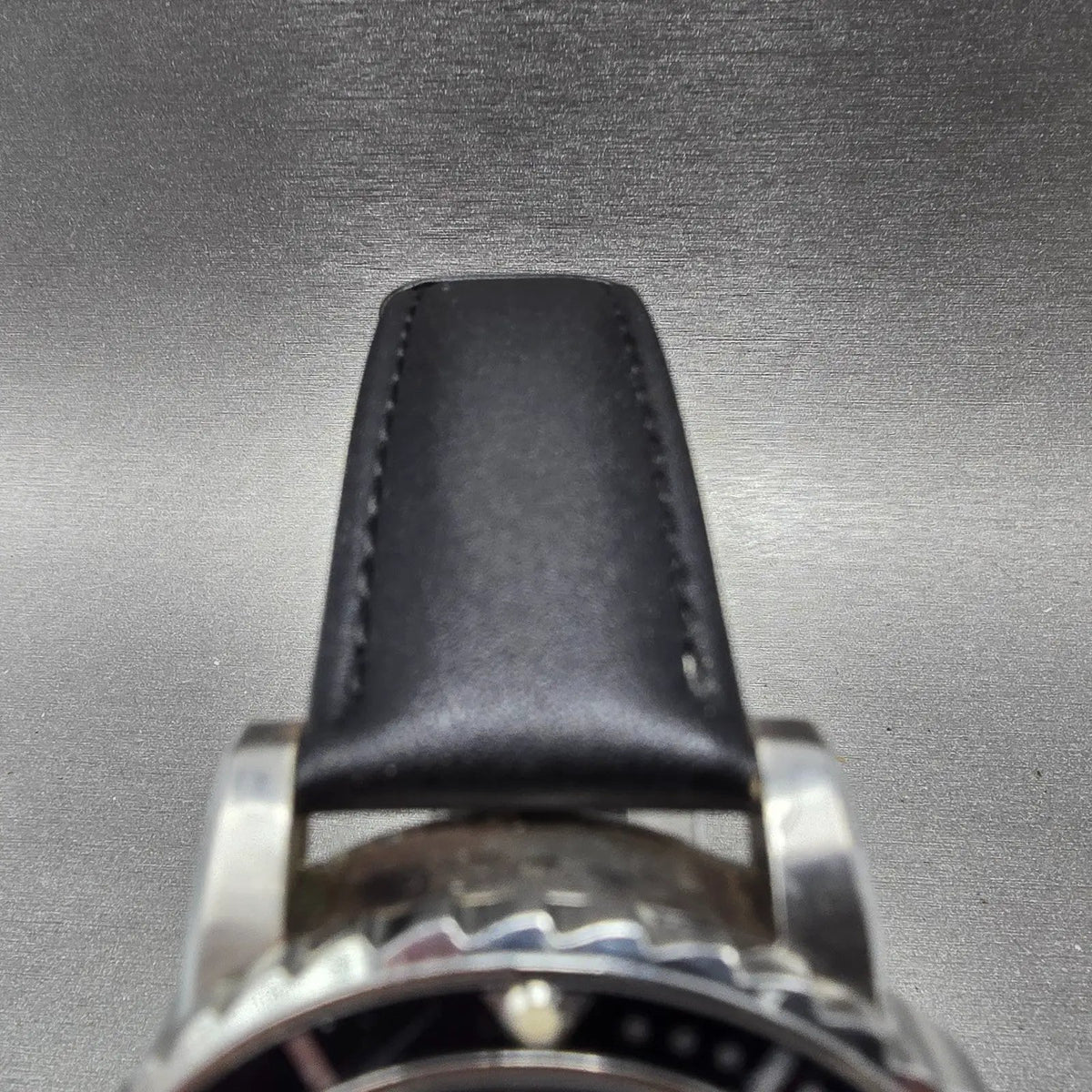 Tommy Bahama Dive Watch Men 43mm Blue Dial Steel Date Round TB00101-01 New Batt4