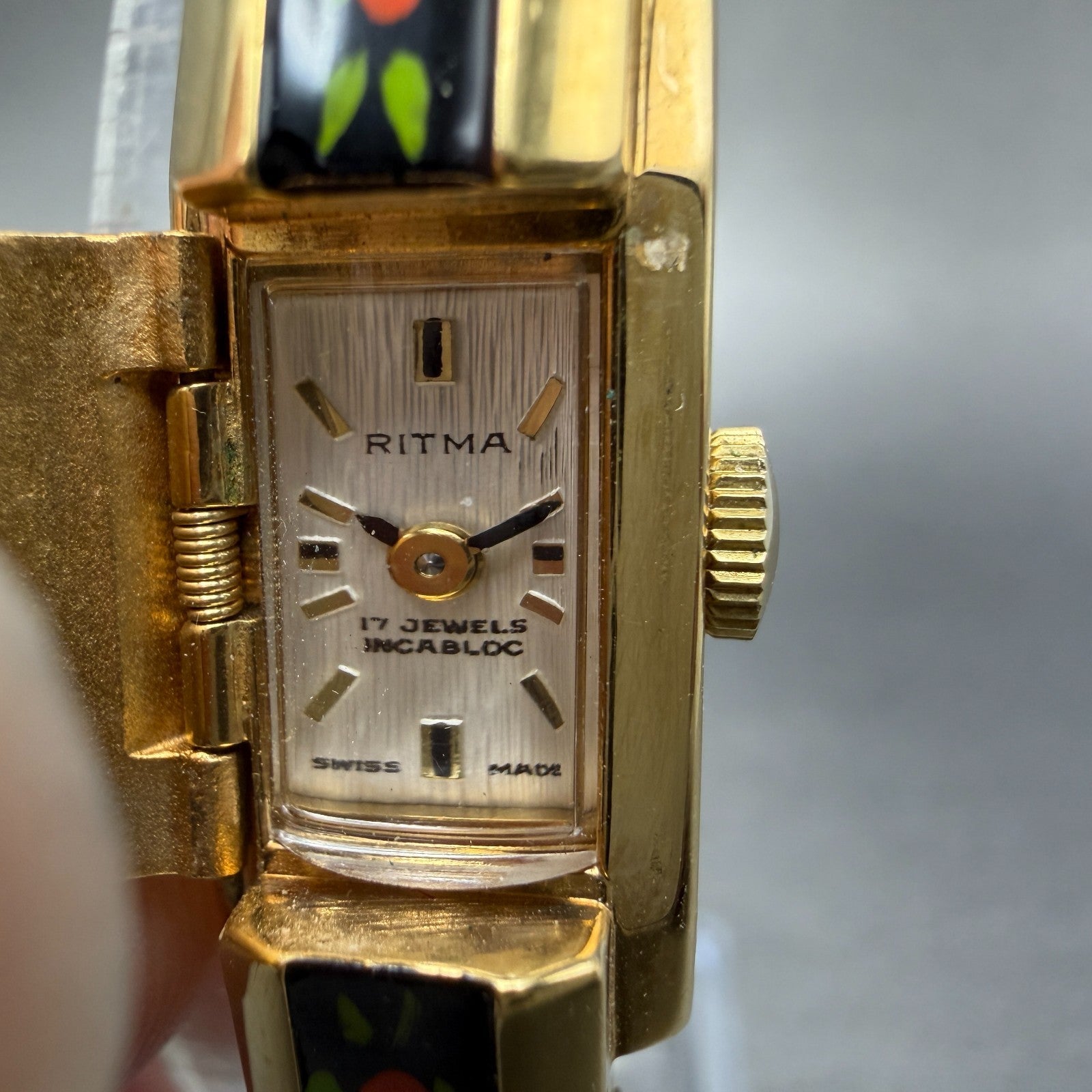 Ritma Hideaway Watch Women Silver Dial Gold Tone Floral Rectangle Manual Wind11