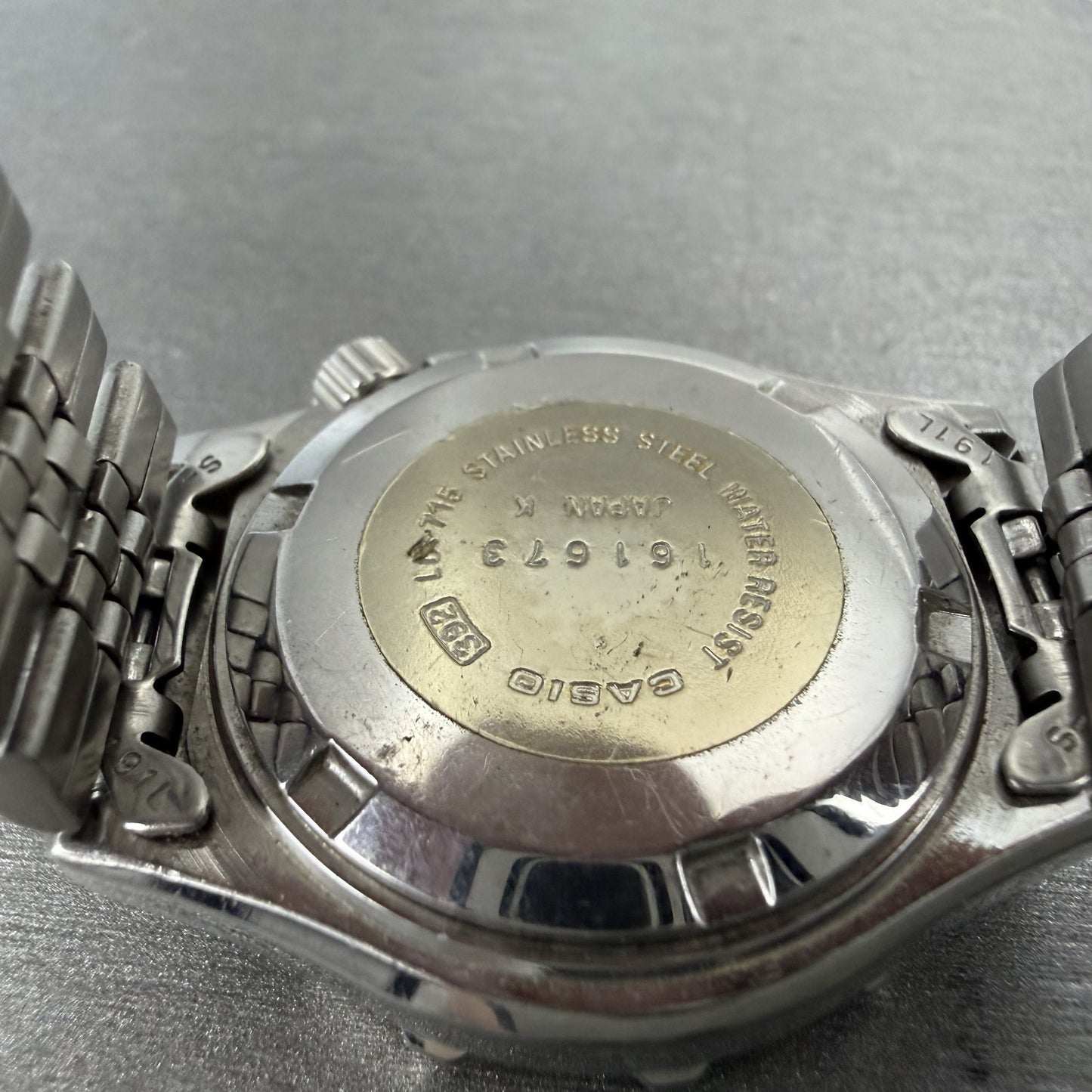 Casio Dive Watch Women 32mm Blue Dial Silver Tone Date Round LD715 PARTS10
