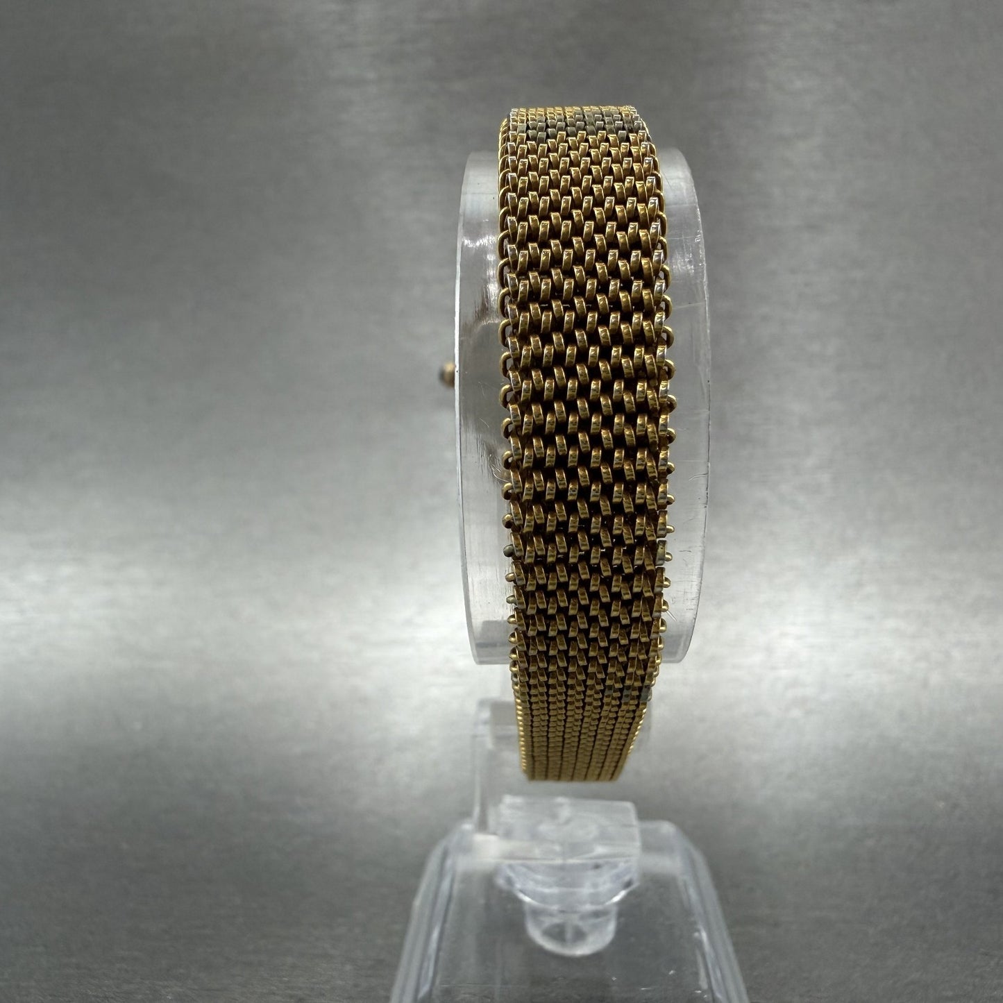Seiko Alba success Watch Women 24mm White Dial Gold Tone V7016C00 New Battery7
