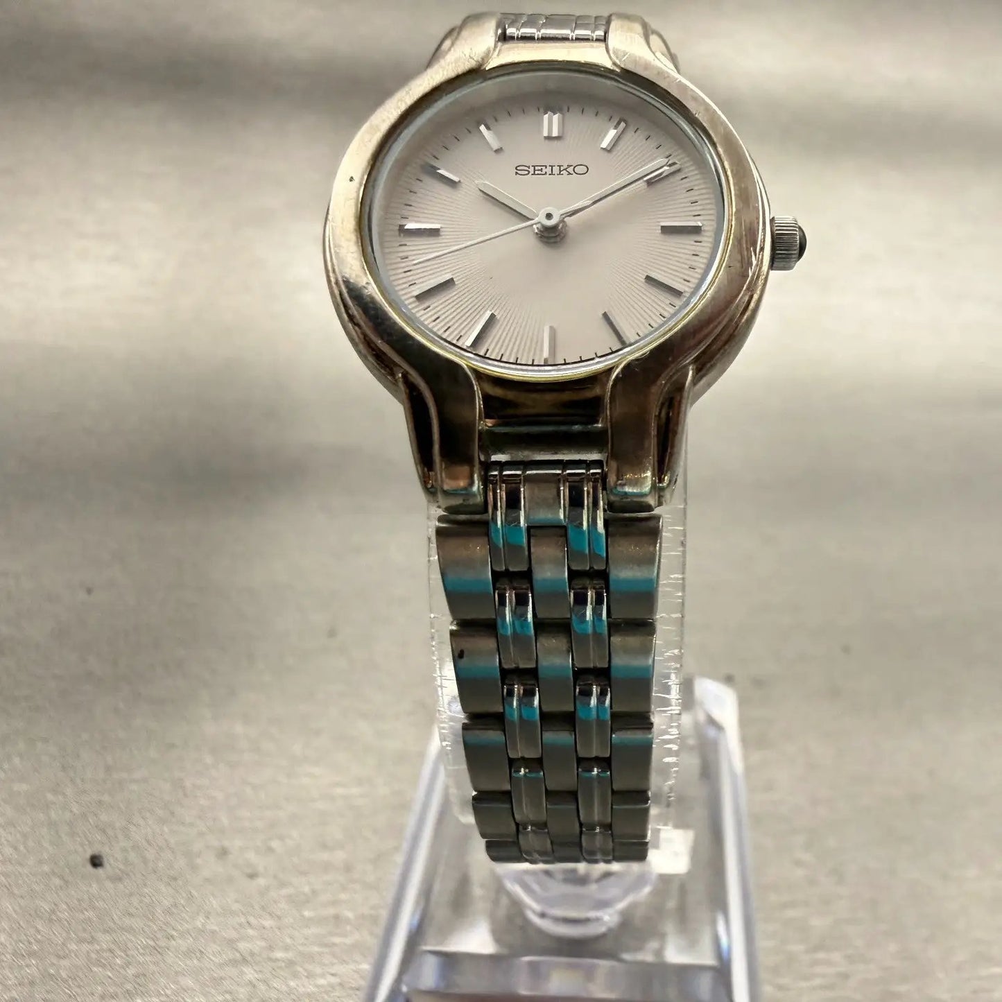 Seiko Watch Women 24mm White Dial Silver Tone Round V701-2D60 New Battery VTG5