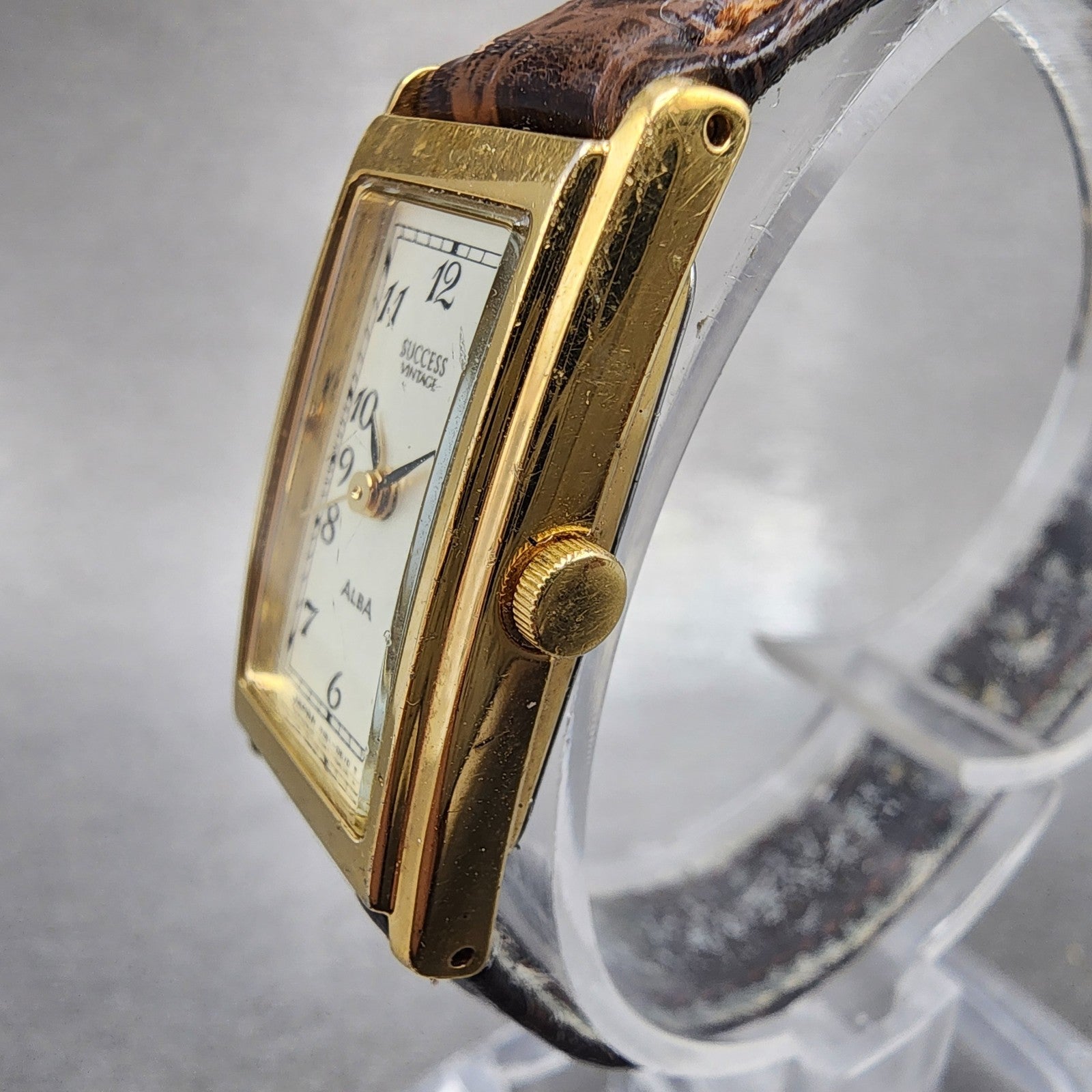 Seiko Alba Success Tank Watch Women 16mm Silver Dial Gold Tone Y1515a30 New Bat2