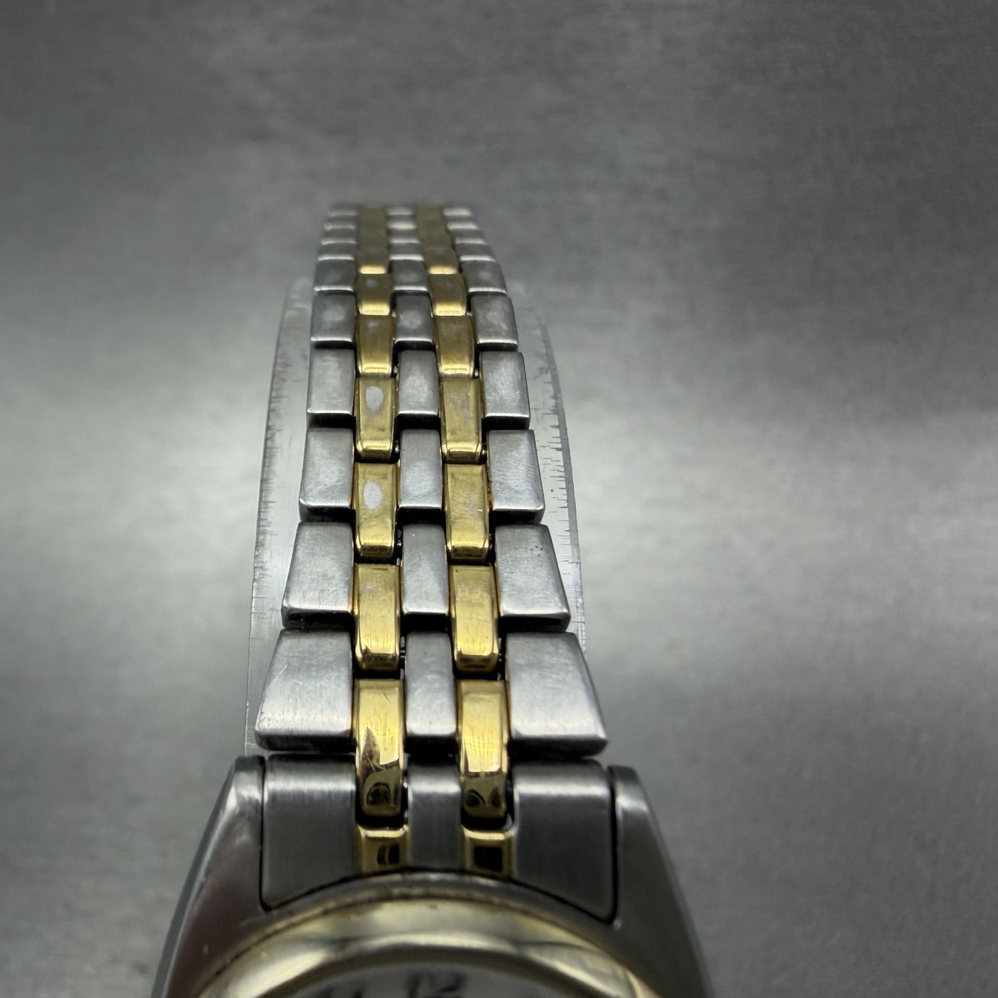 Seiko Watch Women 25mm White Dial Two Tone Daydate 7n830011 Round New Battery4