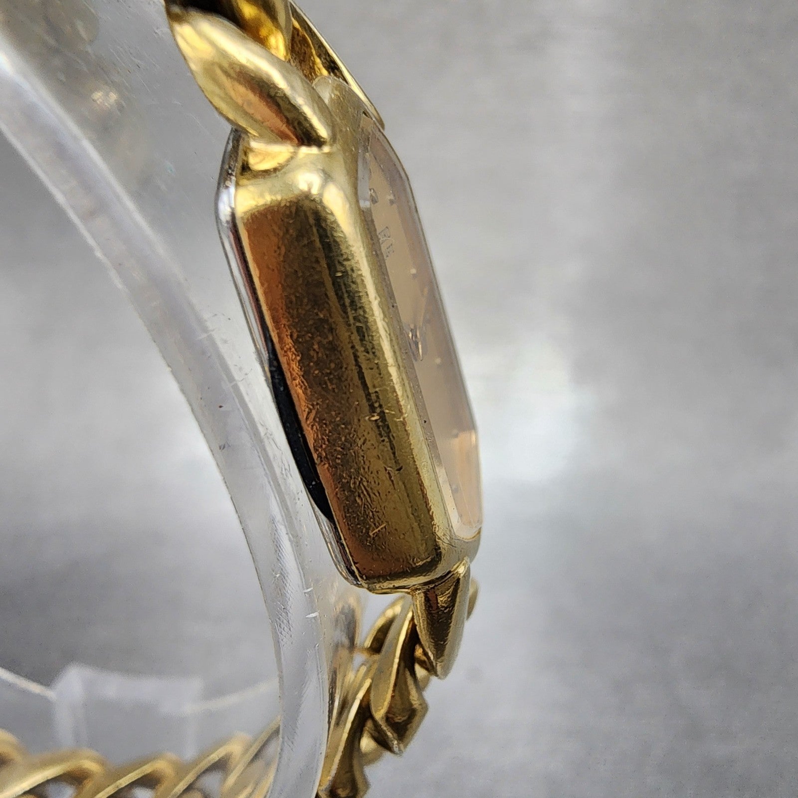 Seiko Watch Women 14mm Champagne Dial Gold Tone 2e205369 New Battery3