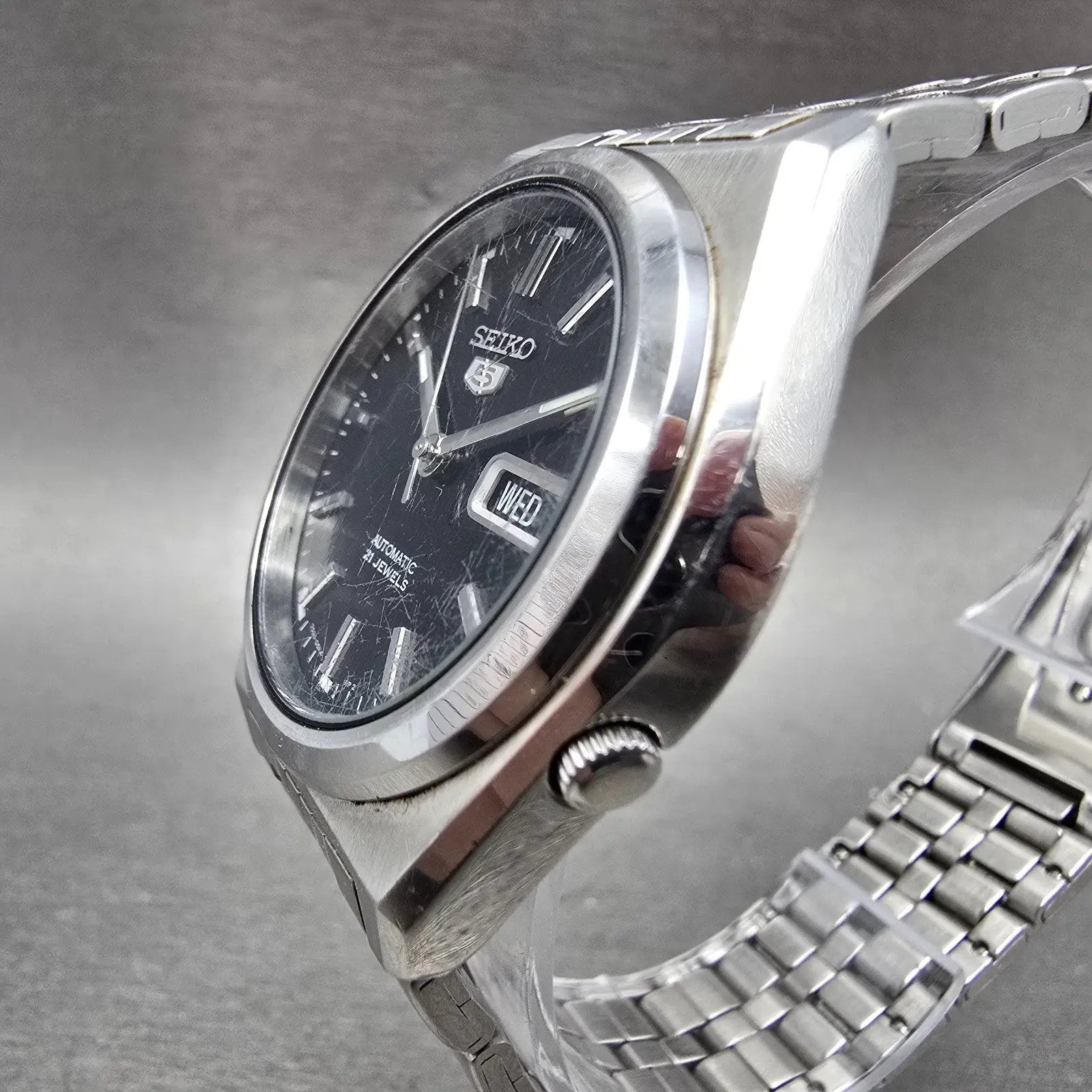Seiko 5 Automatic Watch Men 37mm Black Dial Silver Tone Daydate 7S26-02E0 Runs2