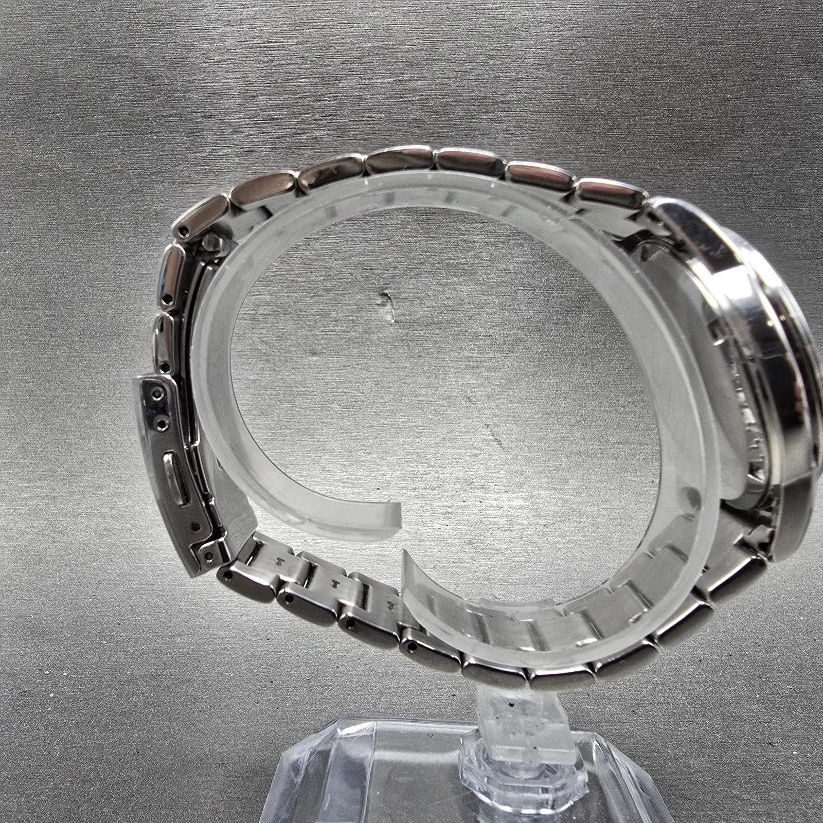 Citizen Eco-Drive Watch Men 35mm Black Dial Silver Tone Date E111-S053846 Runs8