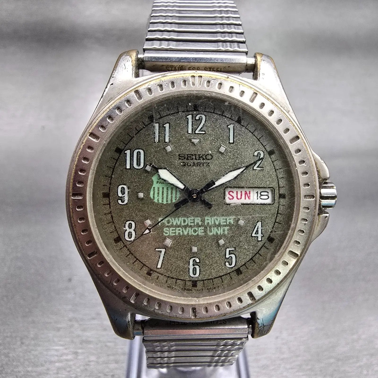 Seiko Watch Men 38mm Green Dial Gray Tone Daydate Round 7N43-8B09 New Battery0