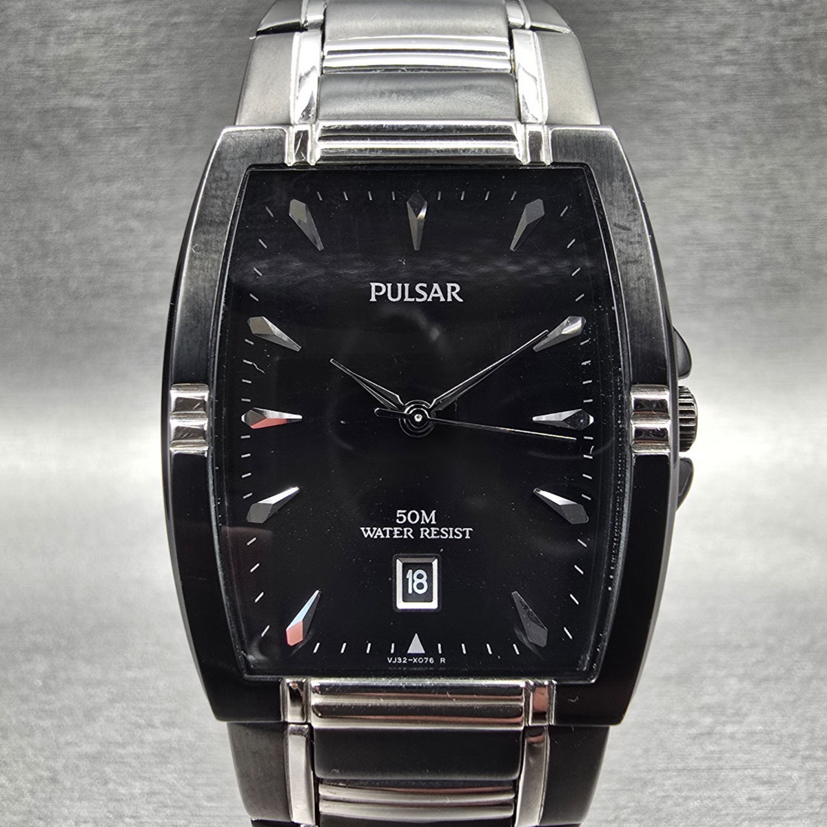 Seiko Pulsar Watch Men 30mm Black Dial Two Tone Date VJ32-X059 New Battery0