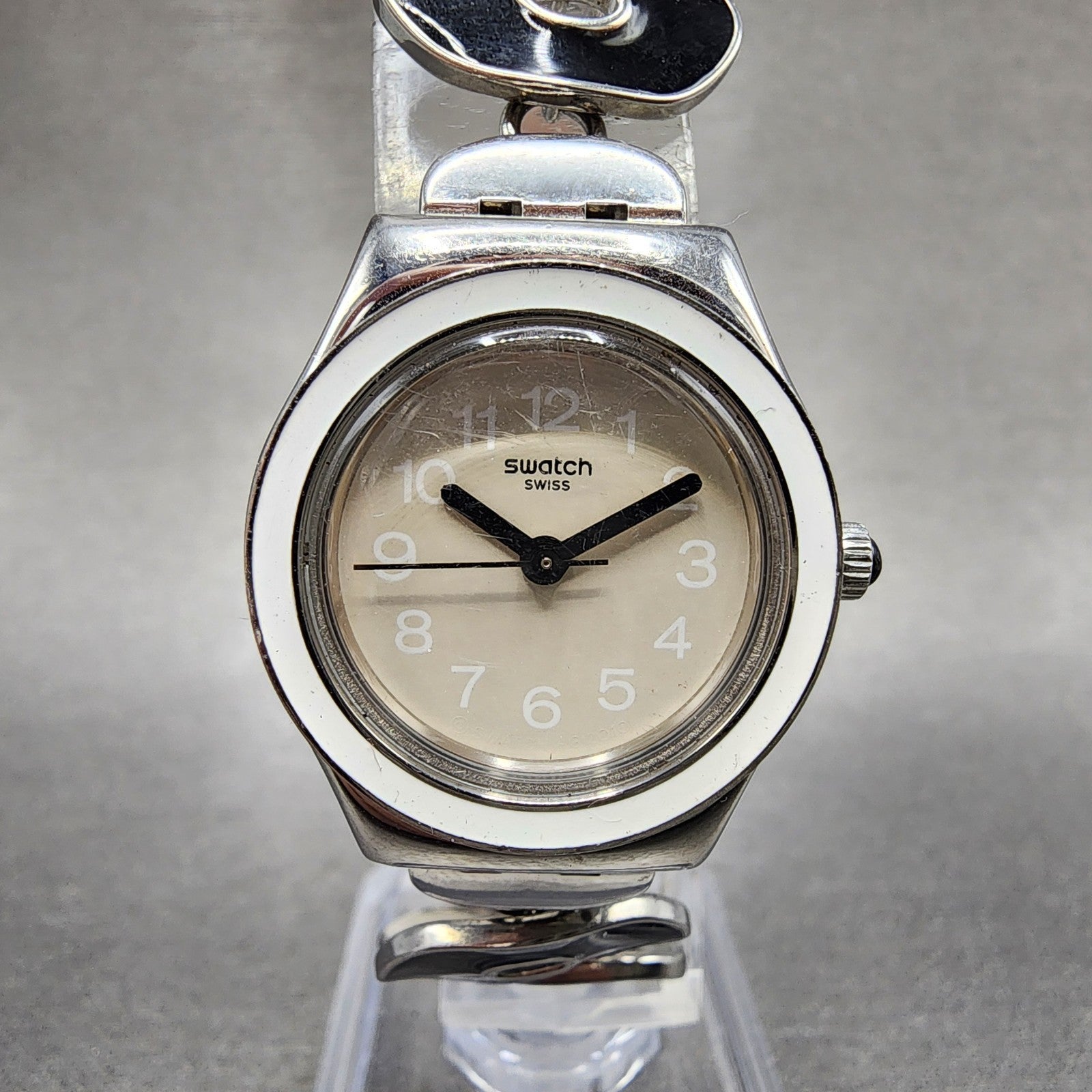 Swatch Irony Pinussina Watch Women 25mm Cream Dial Steel Round YSS256G New Batt0